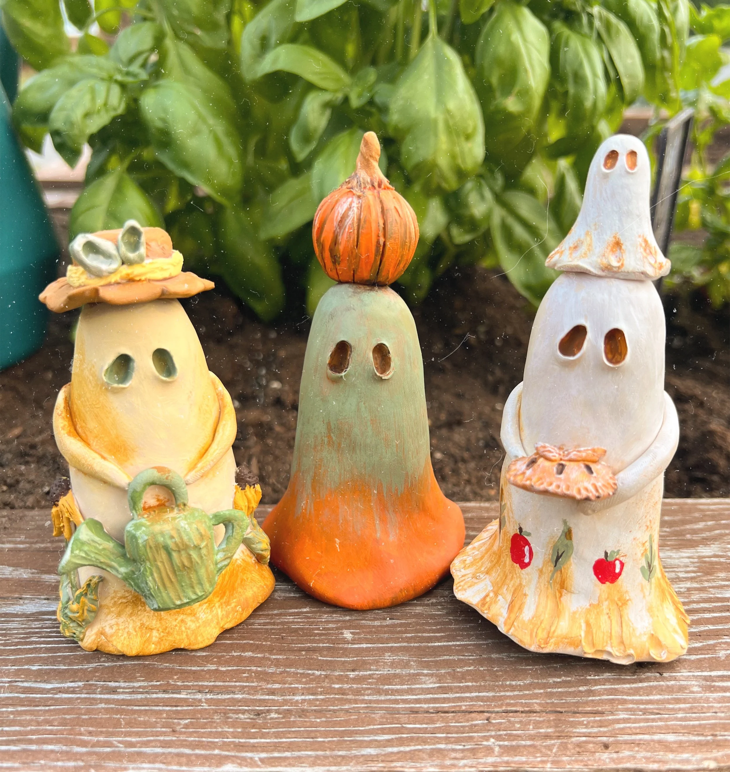 Gardener, Pumpkin & Apple Pie Ghosties