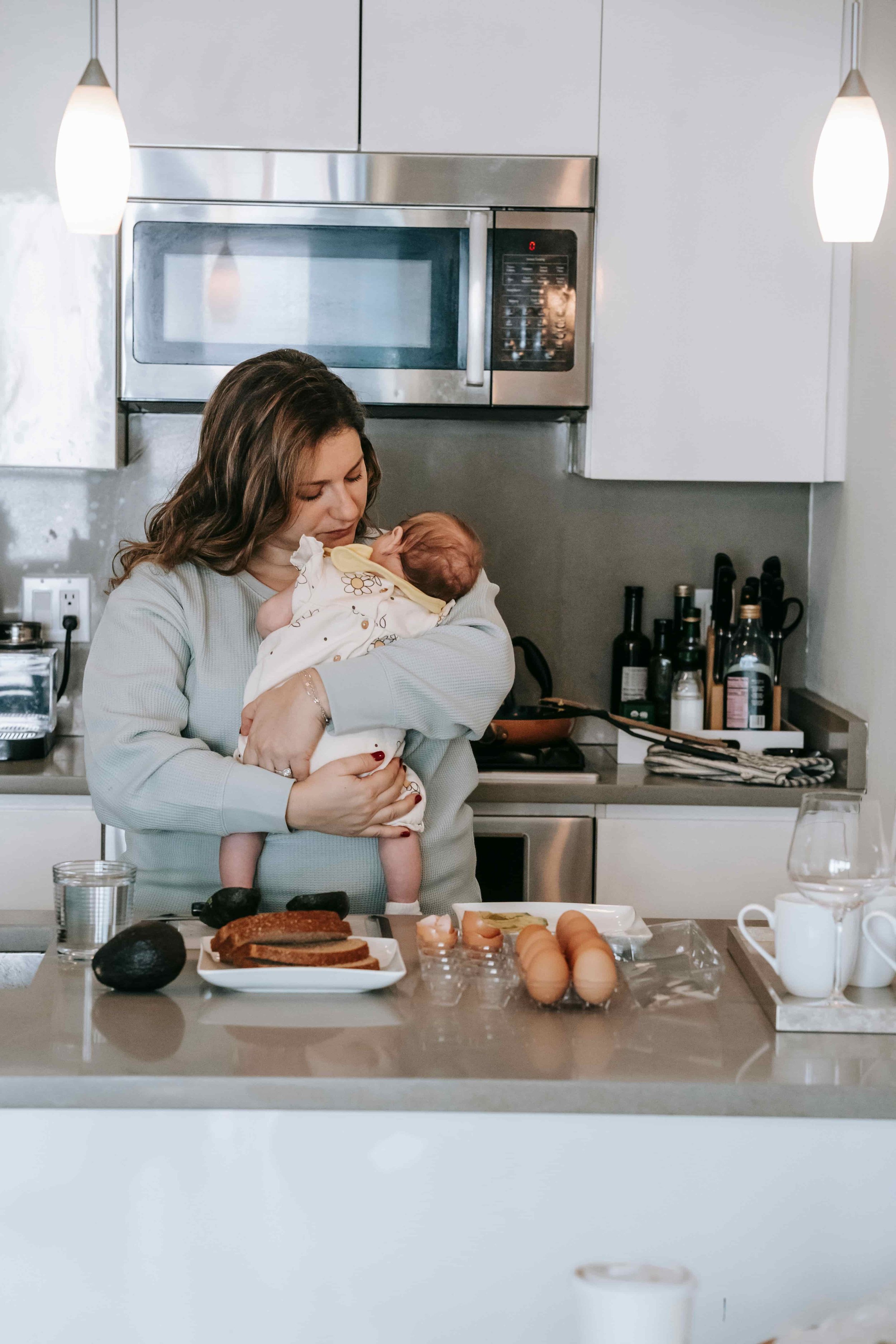 When to Seek Professional Support During Pregnancy or Early Motherhood