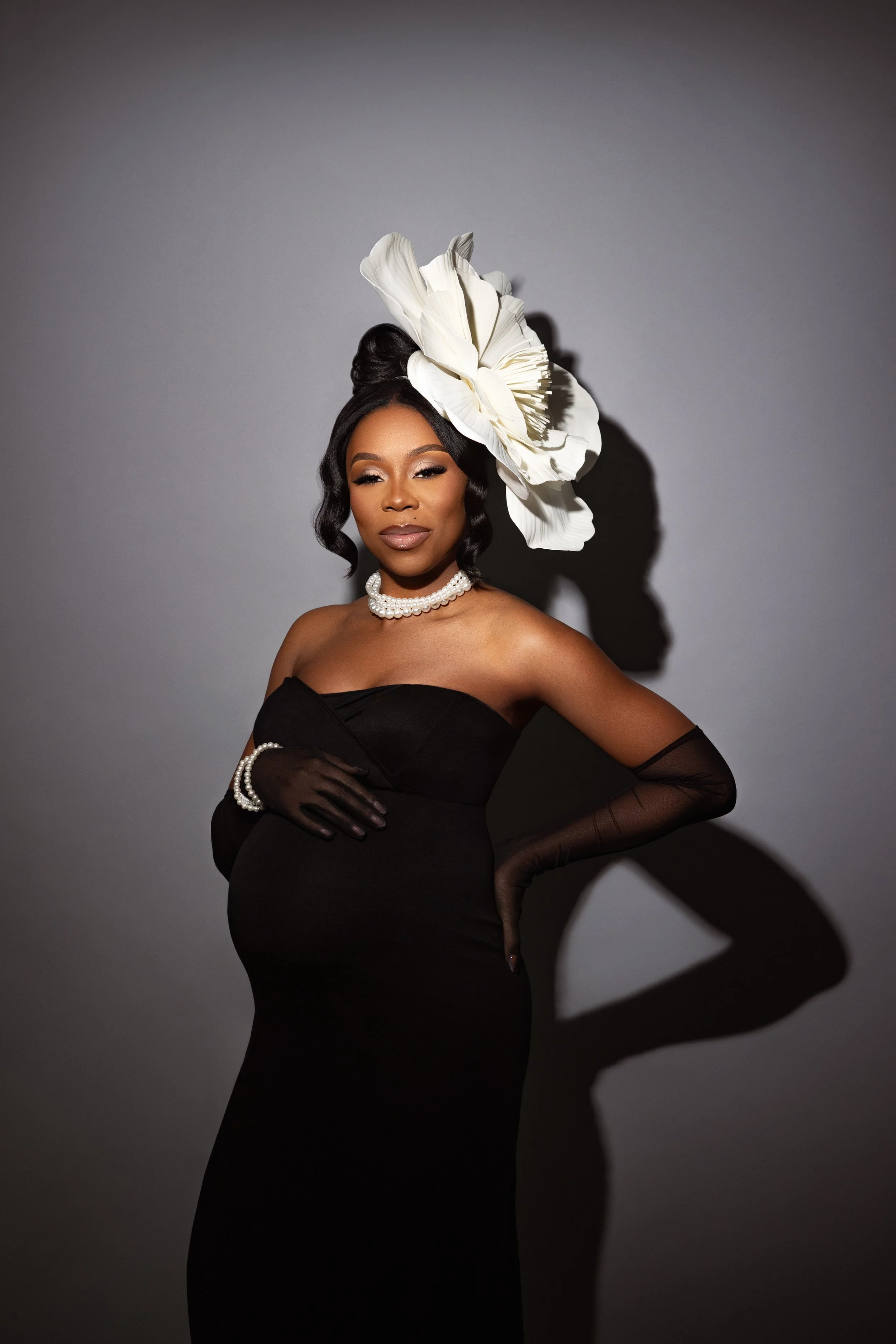 When Should You Book Maternity Photos? 