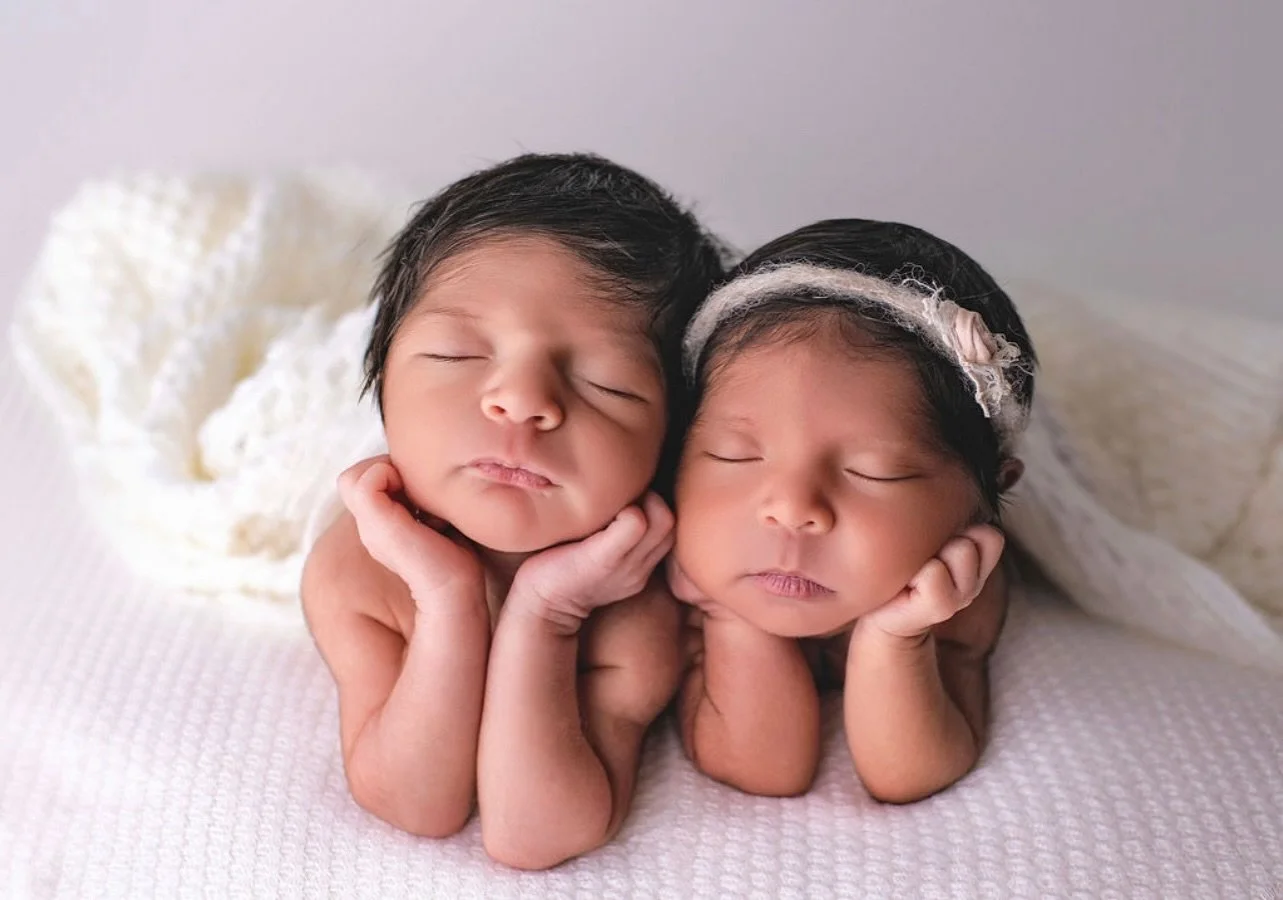 Give me all the twins! Double the love 💕
.
Head2tho Photography is a maternity, newborn and mommy and me photographer serving the greater Riverside, Menifee, Murruieta, Temecula area. Spaces are limited. Book your sessions now! 
.
#newbornphotograph