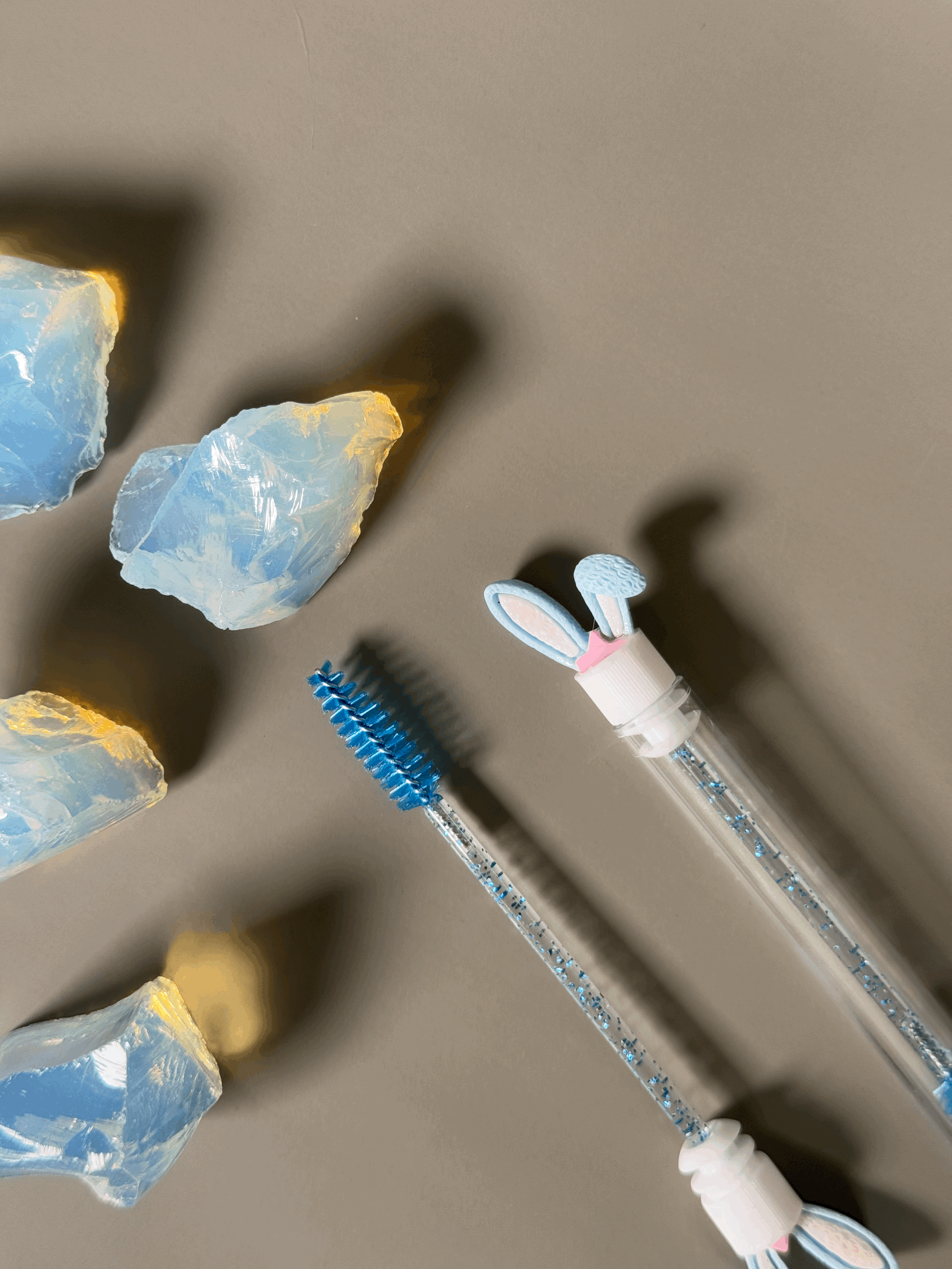 Nylon Brush/Rabbit ears