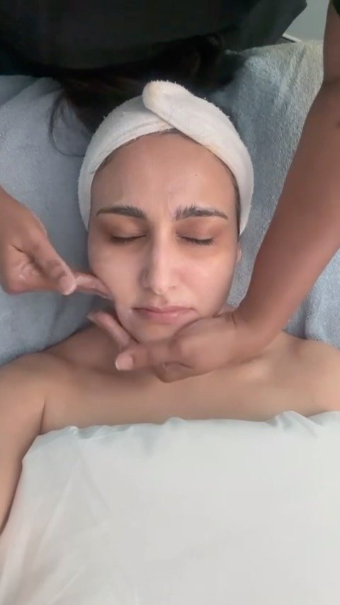 Take a moment to unwind and enjoy a relaxing facial here at Dermaloft beauty while giving your skin a little extra glow 🧖‍♀️✨🧘‍♀️#selfcare #glowingskin #selfcare #facialtherapy
Book with the link in bio!