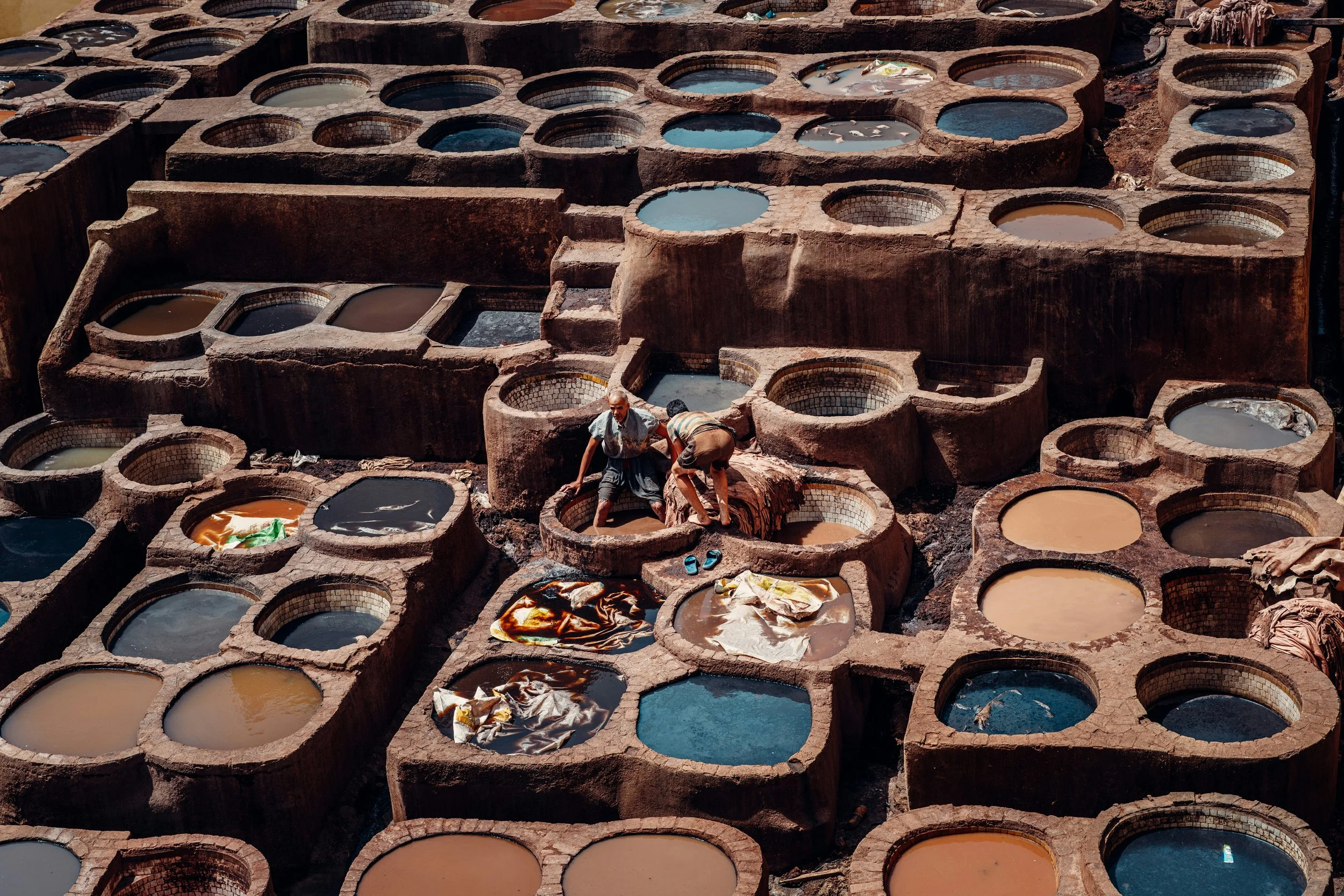 Navigating the Modern Leather: Supply ChainA Guide to Durability, Ethics, and Climate Impact