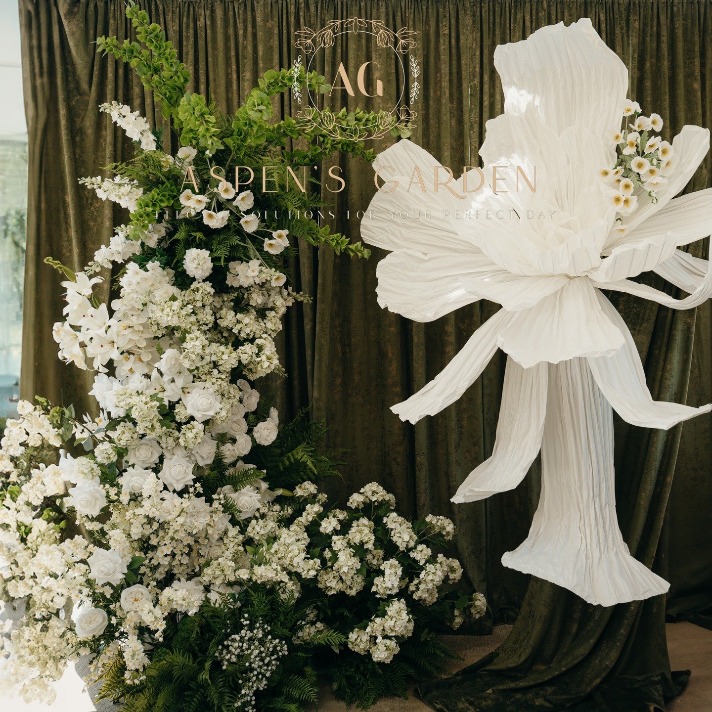 When elegance meets imagination 💫
Perfect for weddings, galas, and luxe corporate affairs &mdash; this is your moment to stand out.
.
.
.
Book your Event today
Aspens-Garden.com
.
.
.
#luxuryweddingdecor #eventdesigner #floralinstallation #flowerwal