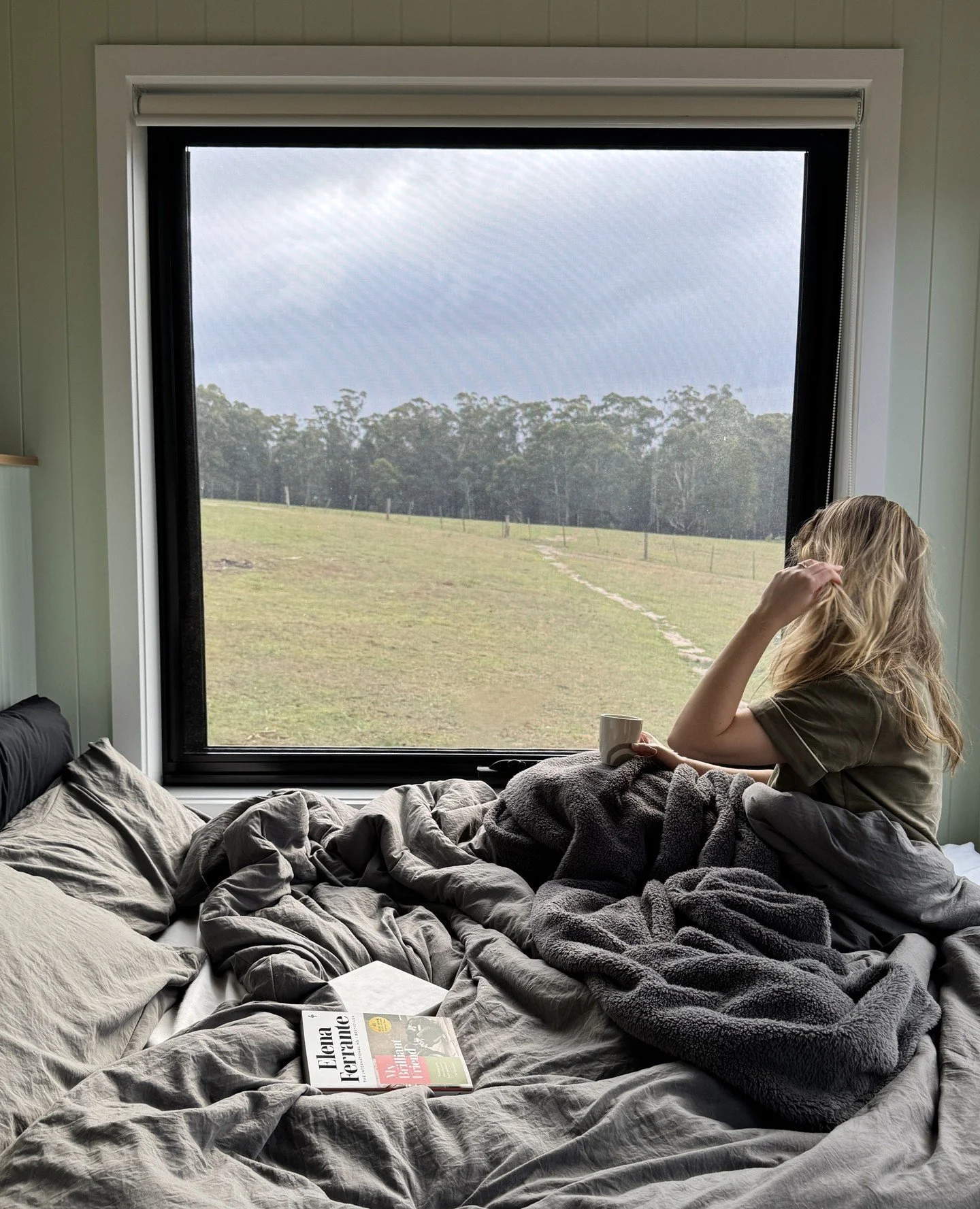 Window seat to the world 🏚️⁠
⁠
⁠
⁠
#tinyhome #cabin #visitvictoria #accommodation #airbnb #airbnbfinds #airbnbexperience #explorevictoria