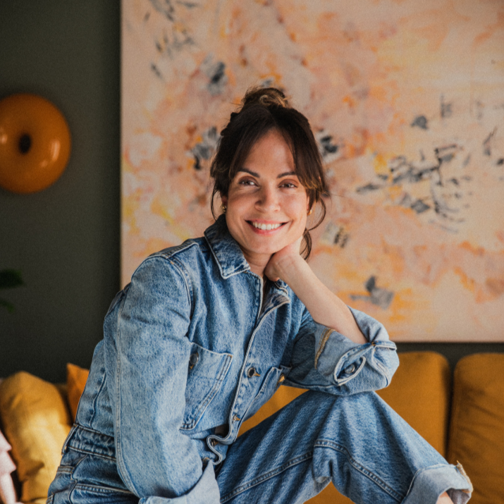 Ellie Elmondt. 
Community för kvinnor som vill förbättra sin ekonomi. 
Medlemsskap för kvinnor om pengar och ekonomi. 
Ekonomiapp för kvinnor. 
Vem kan man lita på när det gäller tips om ekonomi och pengar? 
Måste man skriva äktenskapsförord?