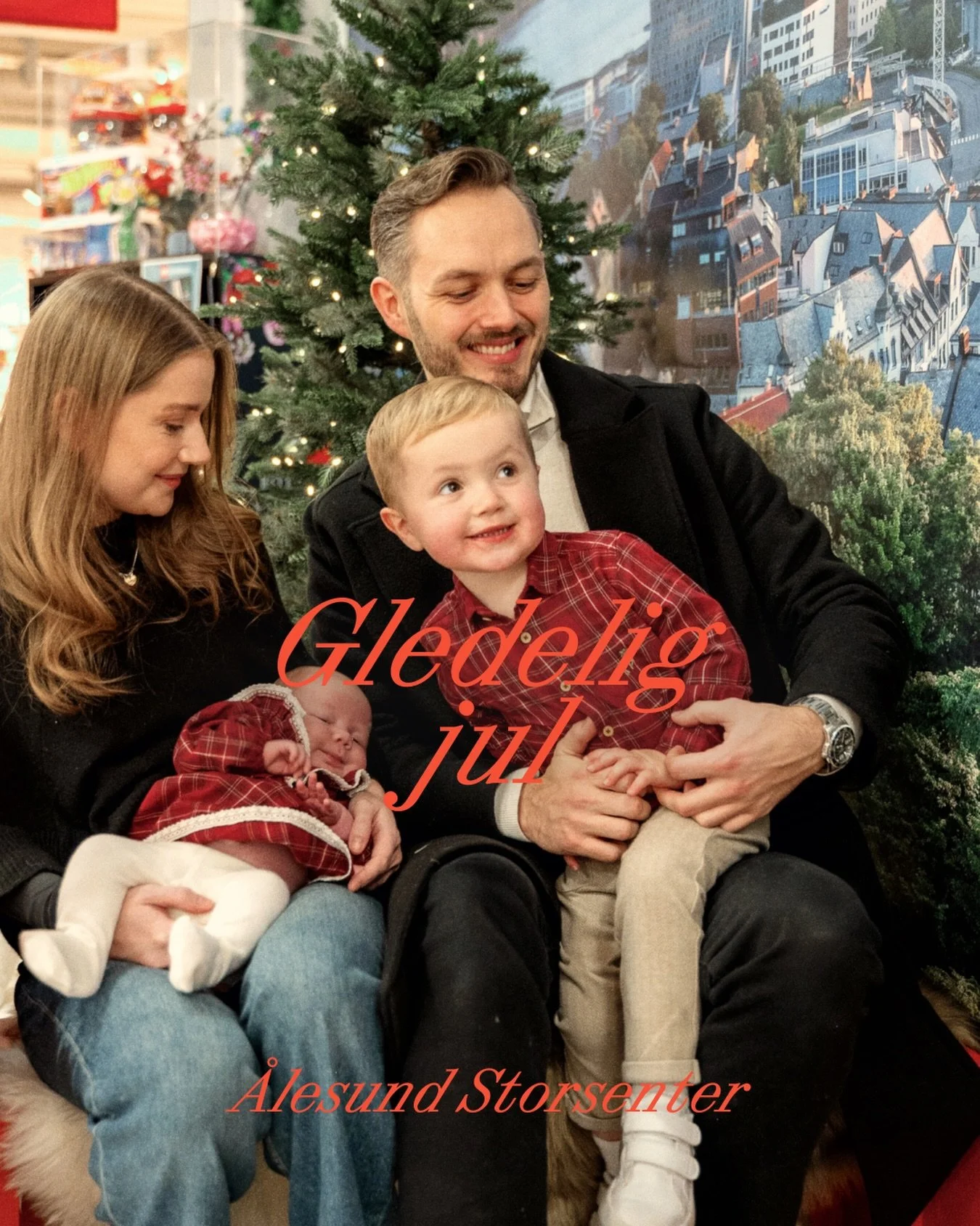 God jul! 
#smphandlelokalt #alesundstorsenter