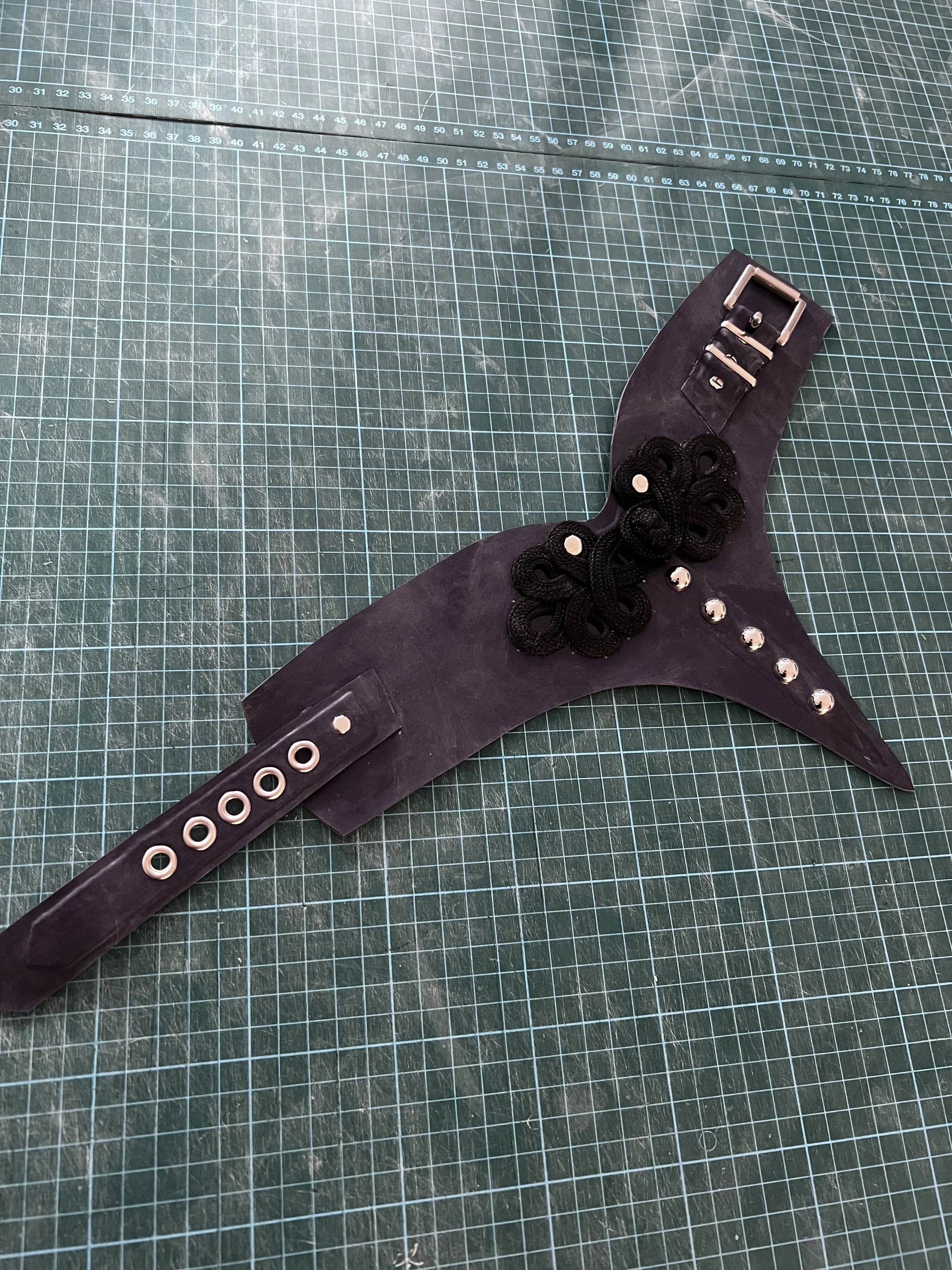 Beak Shaped Collar: UK Medium
