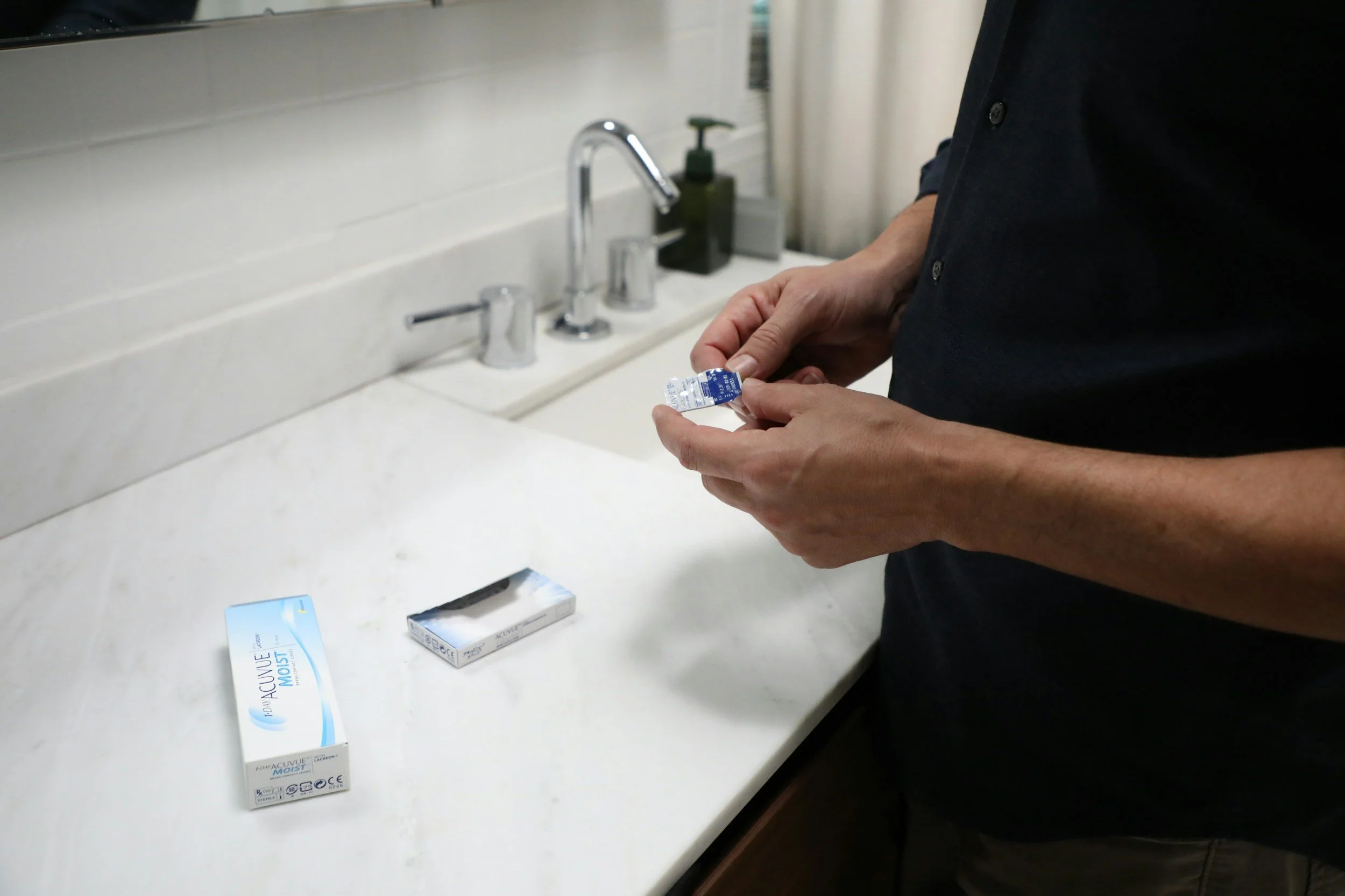 can you wear contact lenses with blepharitis?