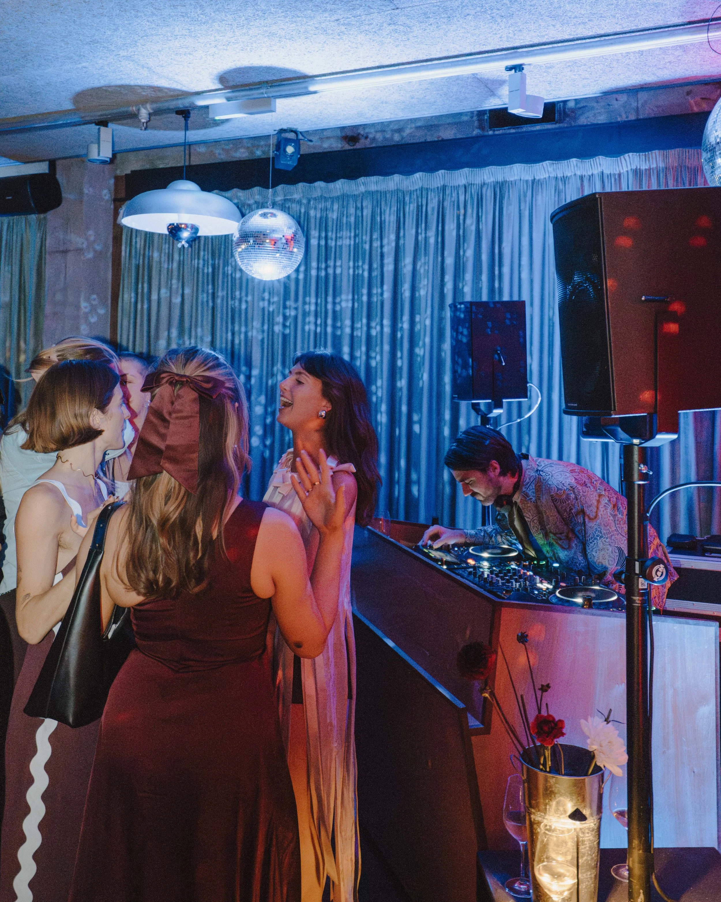 H&J - Disco - More dancing.jpg