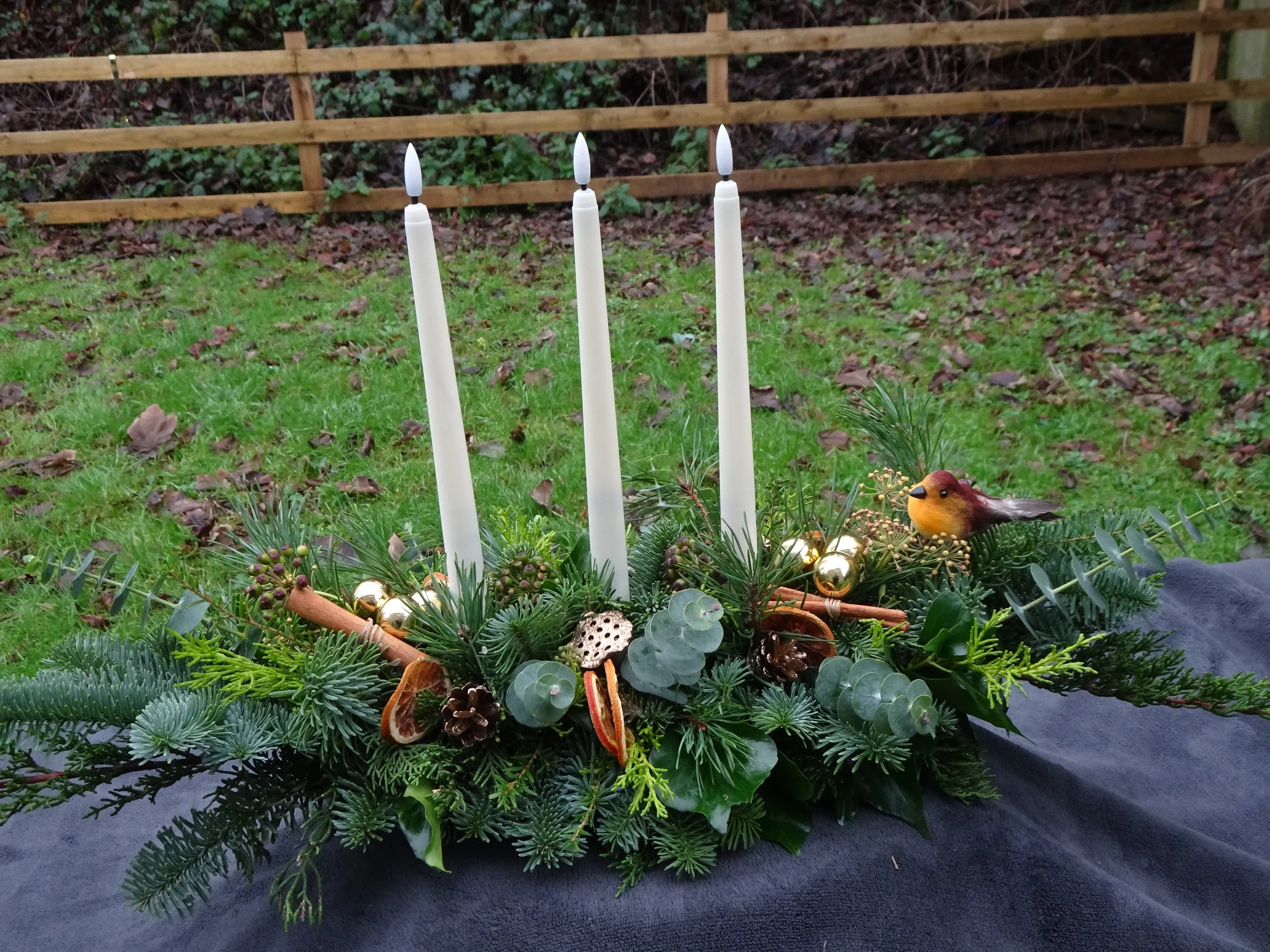 3 LED candle table arrangement_DSC02705.JPG