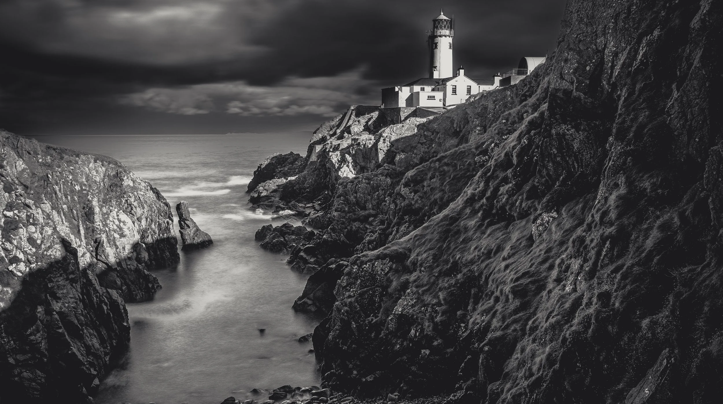 Fanad Lighthouse BW.jpg