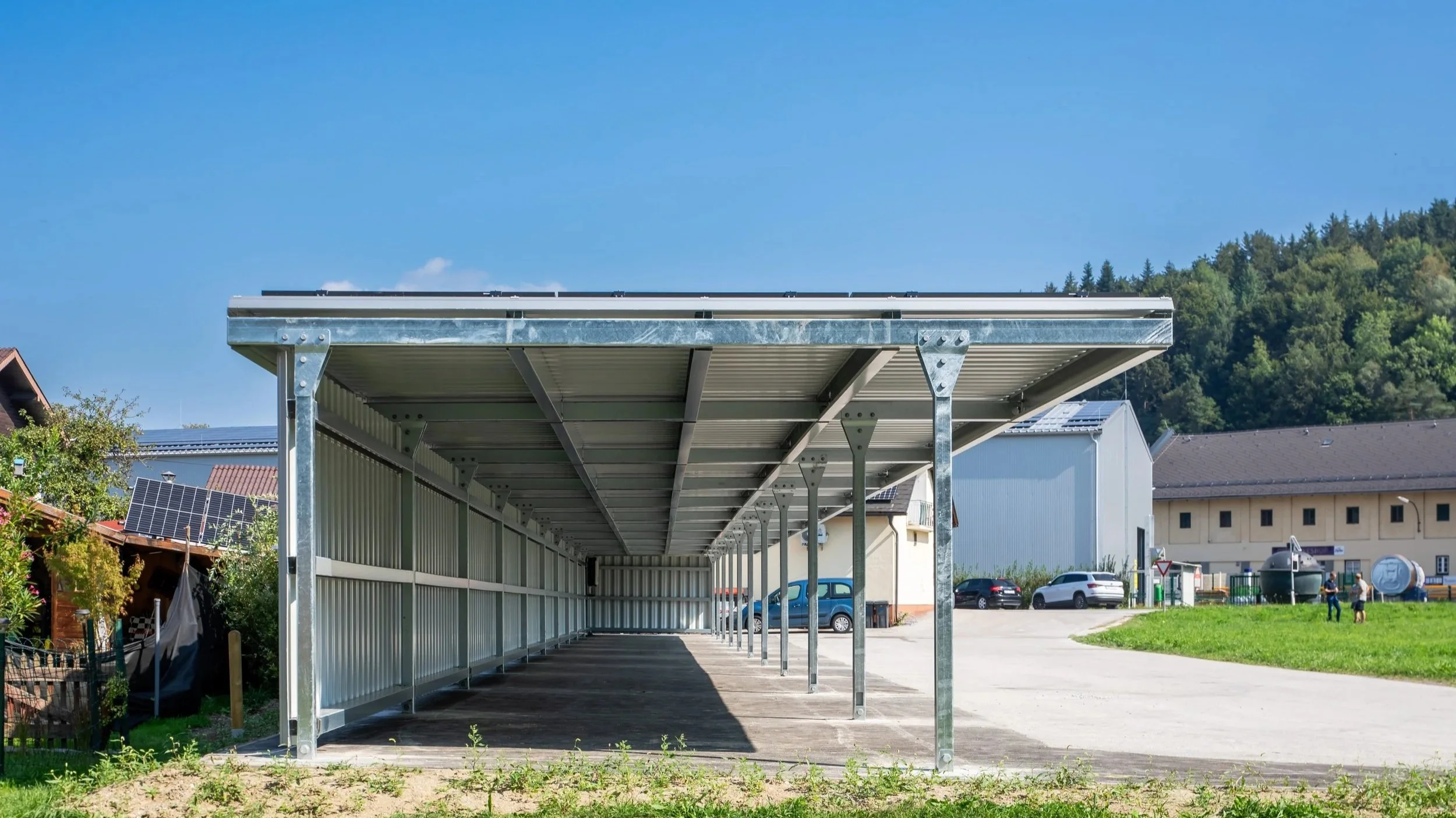 PV Carport für Gewerbebetrieb in Oberösterreich von Austroport