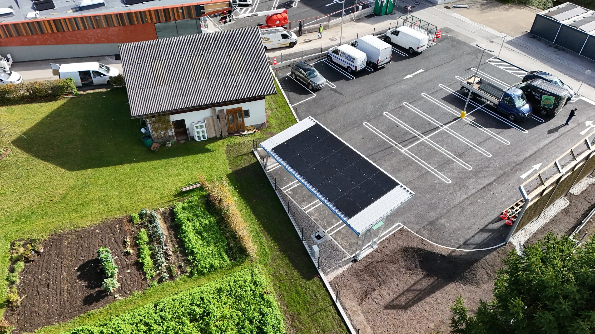 PV Carport Modell N von Austroport für Spar in NÖ