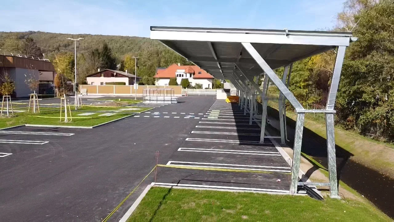 Austroport PV Carport erfüllt RVS und OIB