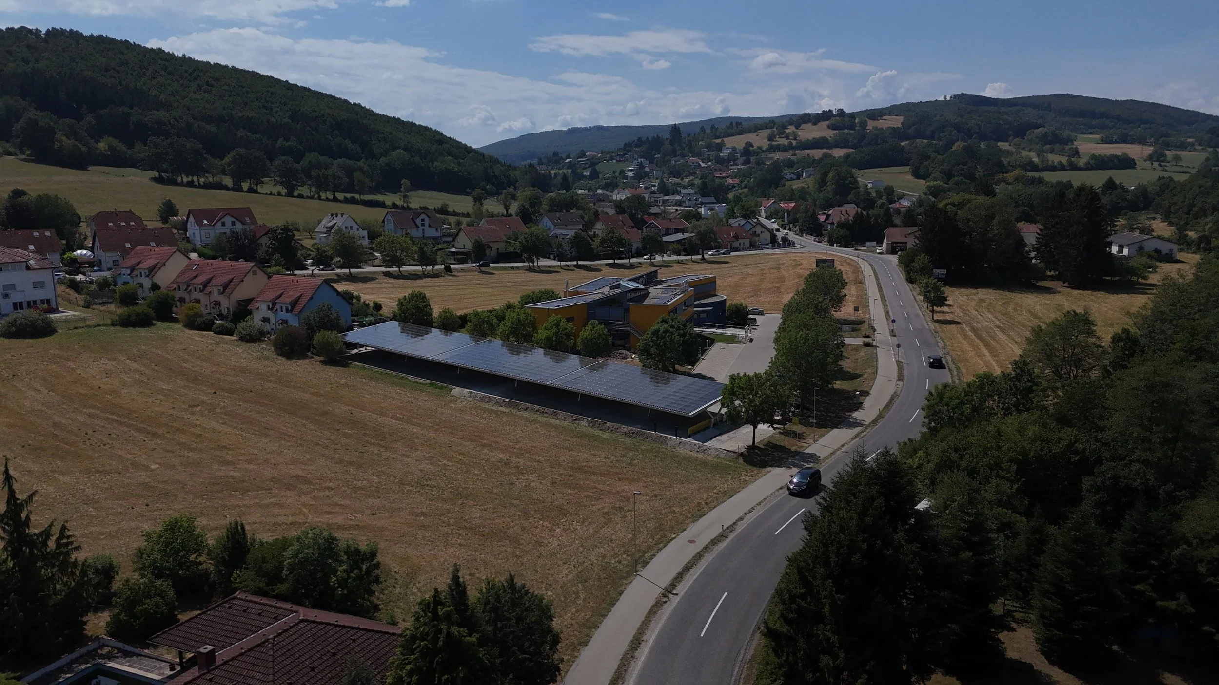 gefördertes PV Carport in Niederösterreich von Austroport