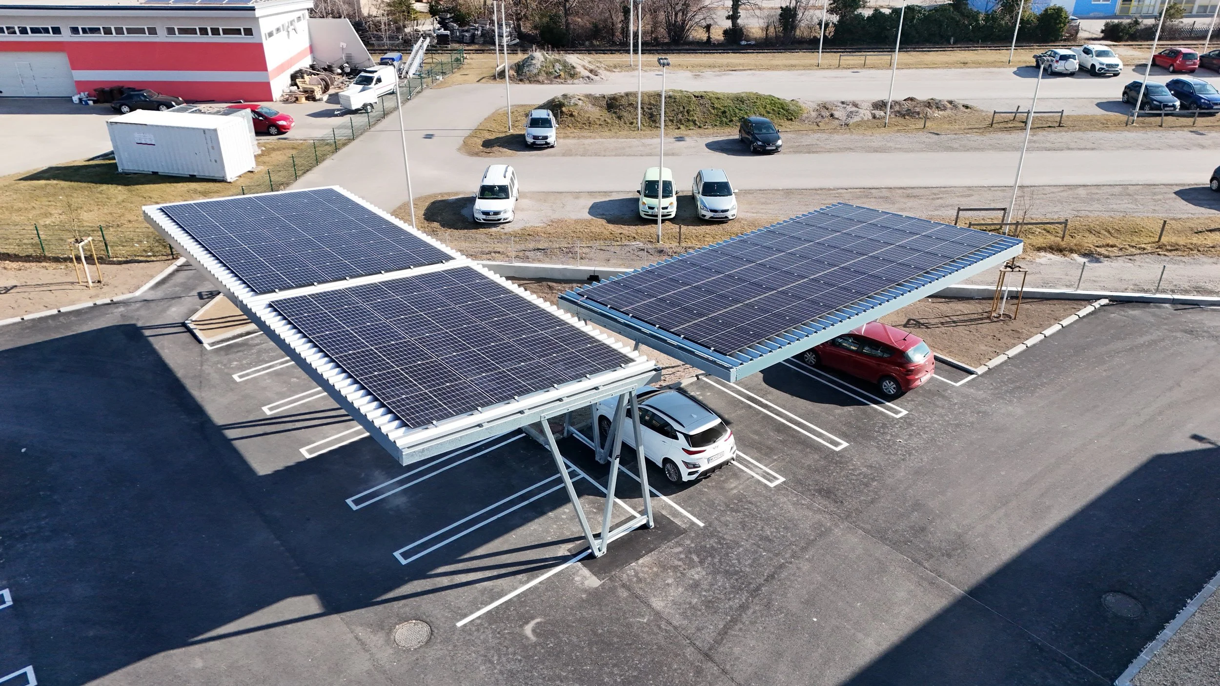 PV Carports für Kundenparkplätze eines Supermarktes in Niederösterreich