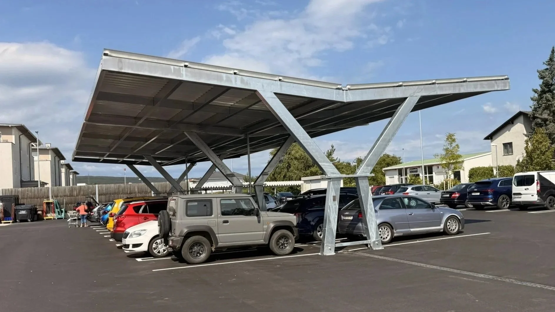Modell XY Stahlkonstruktion eines Photovoltaik-Carports von Austroport beim Billa in Matzendorf im Detail