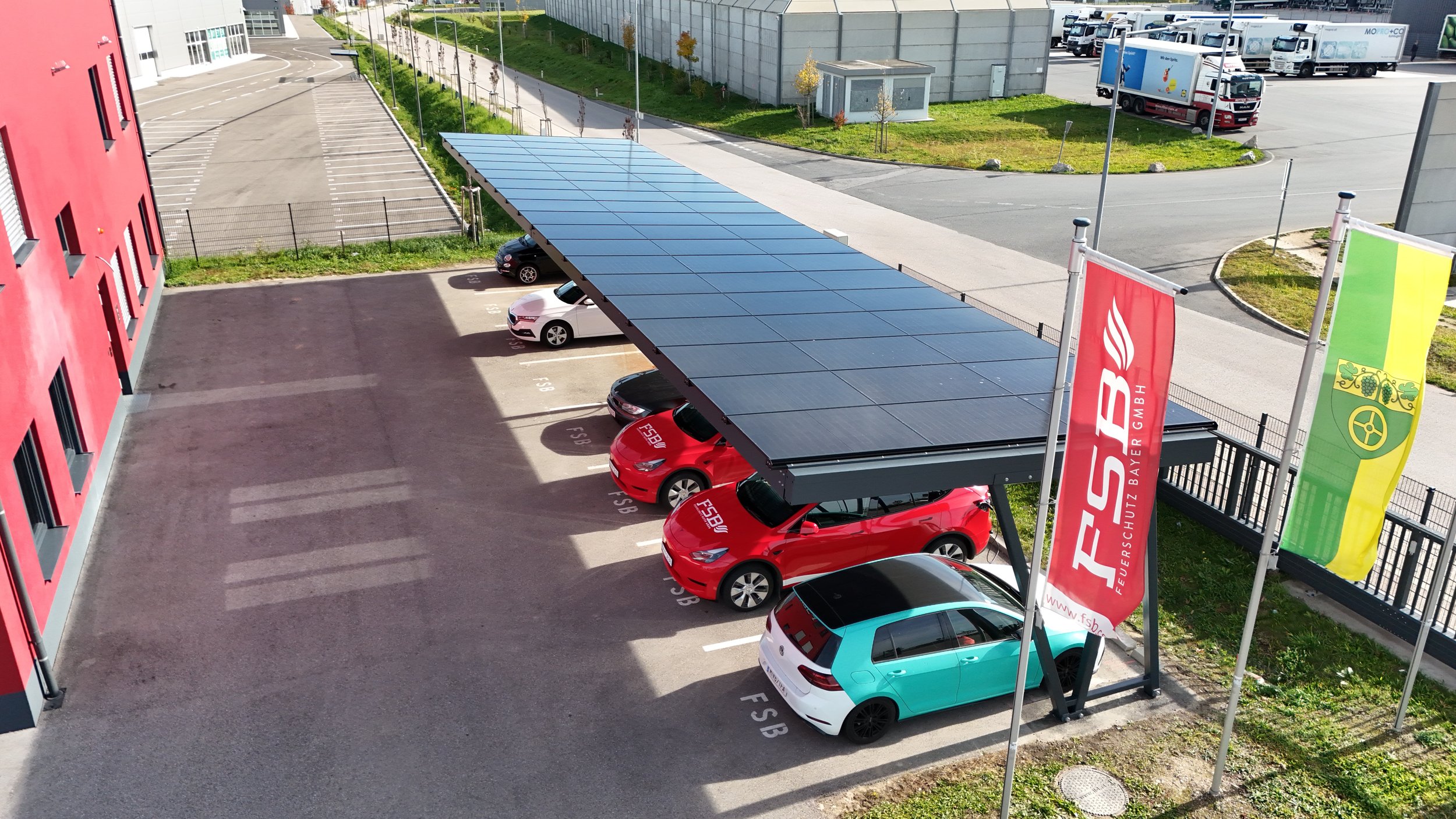 Solarcarport bei FSB Bayer in Großebersdorf von Austroport