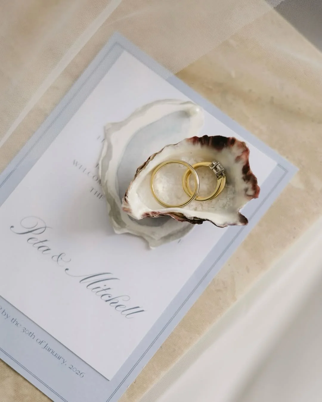 Couples who eat oysters together, stay together ✨Photographer @sarbostudioEvent Planner @happily (2).jpg