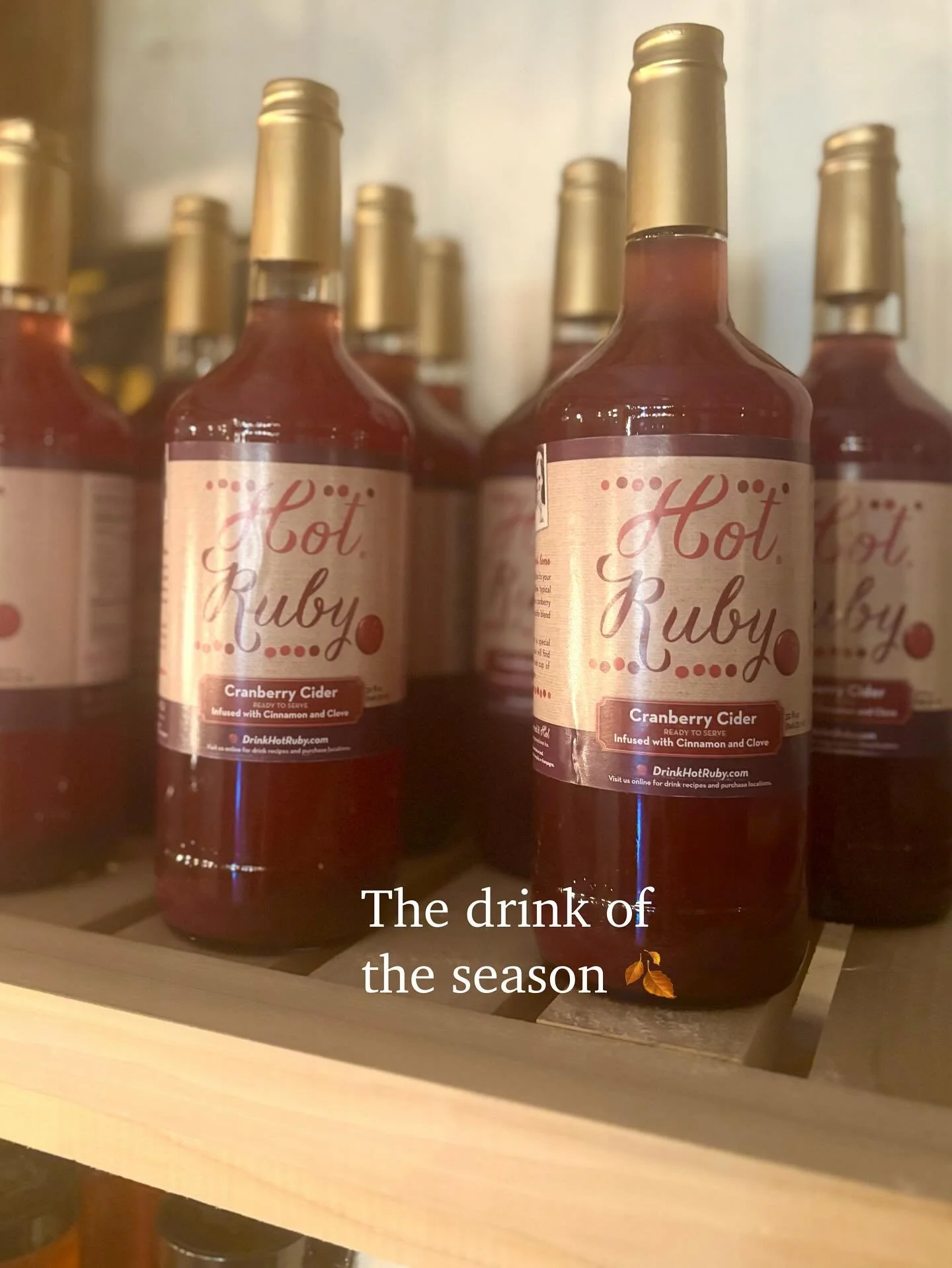 Hot Ruby + friends/family + cozy 🔥= perfection.  Simply heat up or add your favorite spirit.  Stock up for the season.  #cloverfieldmarket #hotruby #nonalcoholicdrink #holidaybeverage