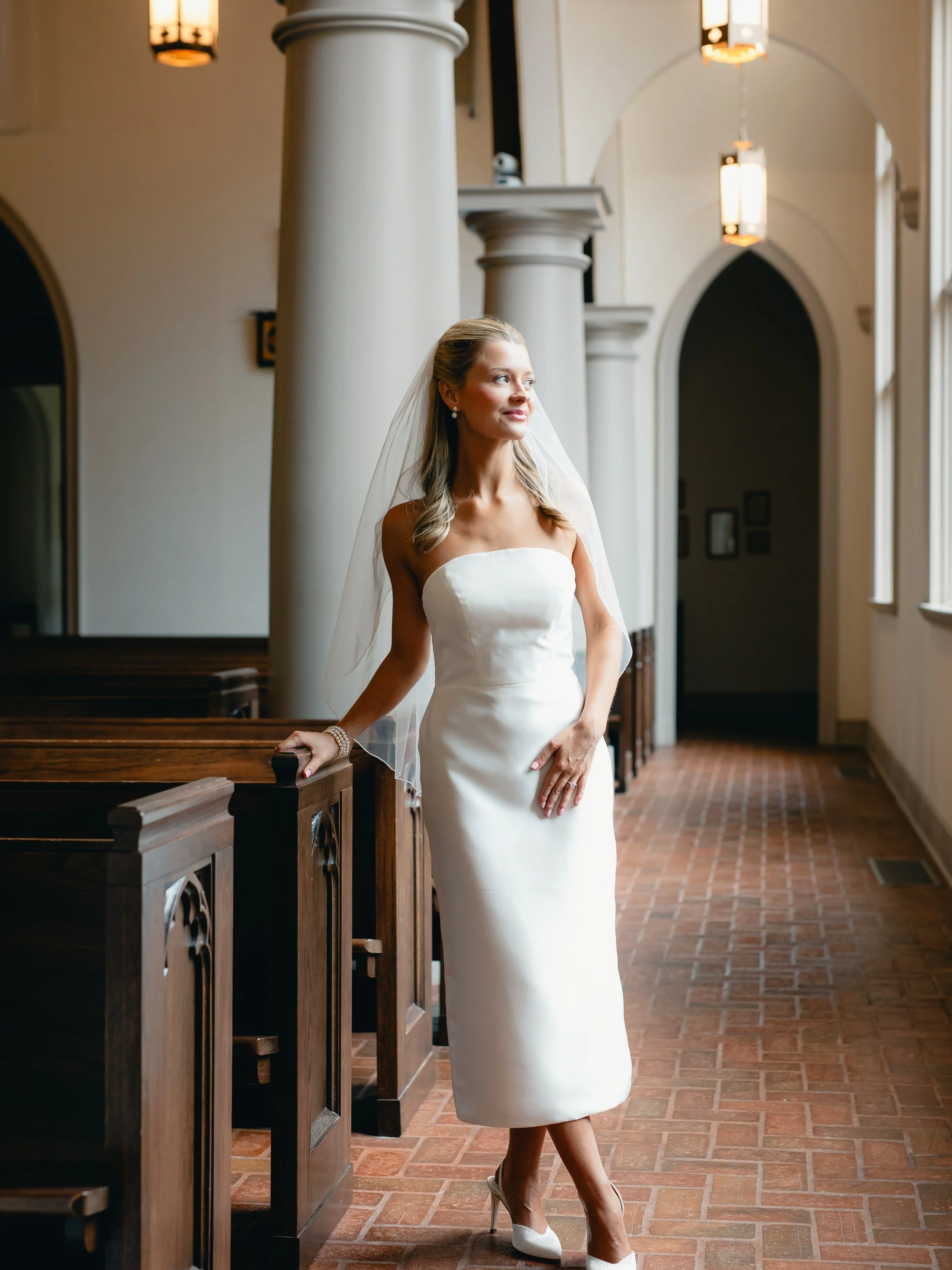 to have, to hold, &amp; to always glow ✨

gorgeous Luci on her wedding day with a beautiful dark tan + hydration done by erika !! 🤎

#spraytanning #tan #spraytanbirmingham #glow #homewood