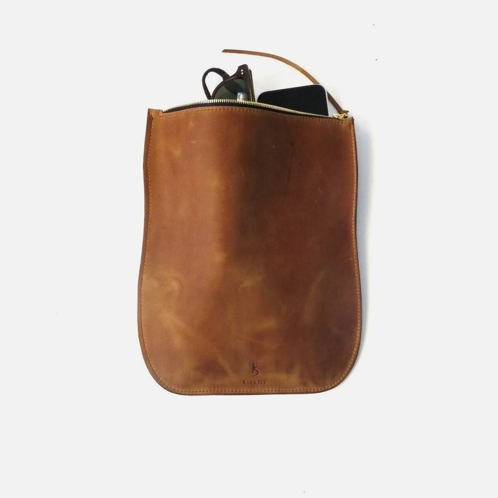 pouch_tan2.jpg