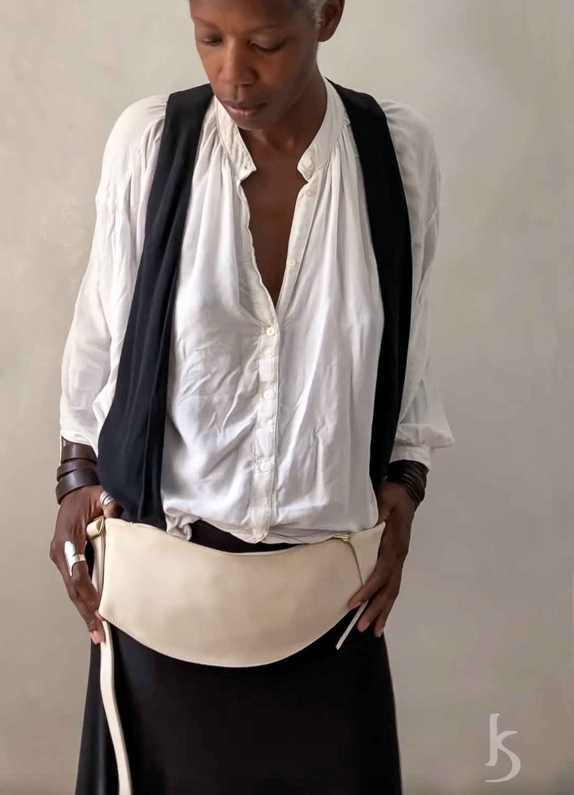 Slingpouch_ivory_sandrien2.jpg