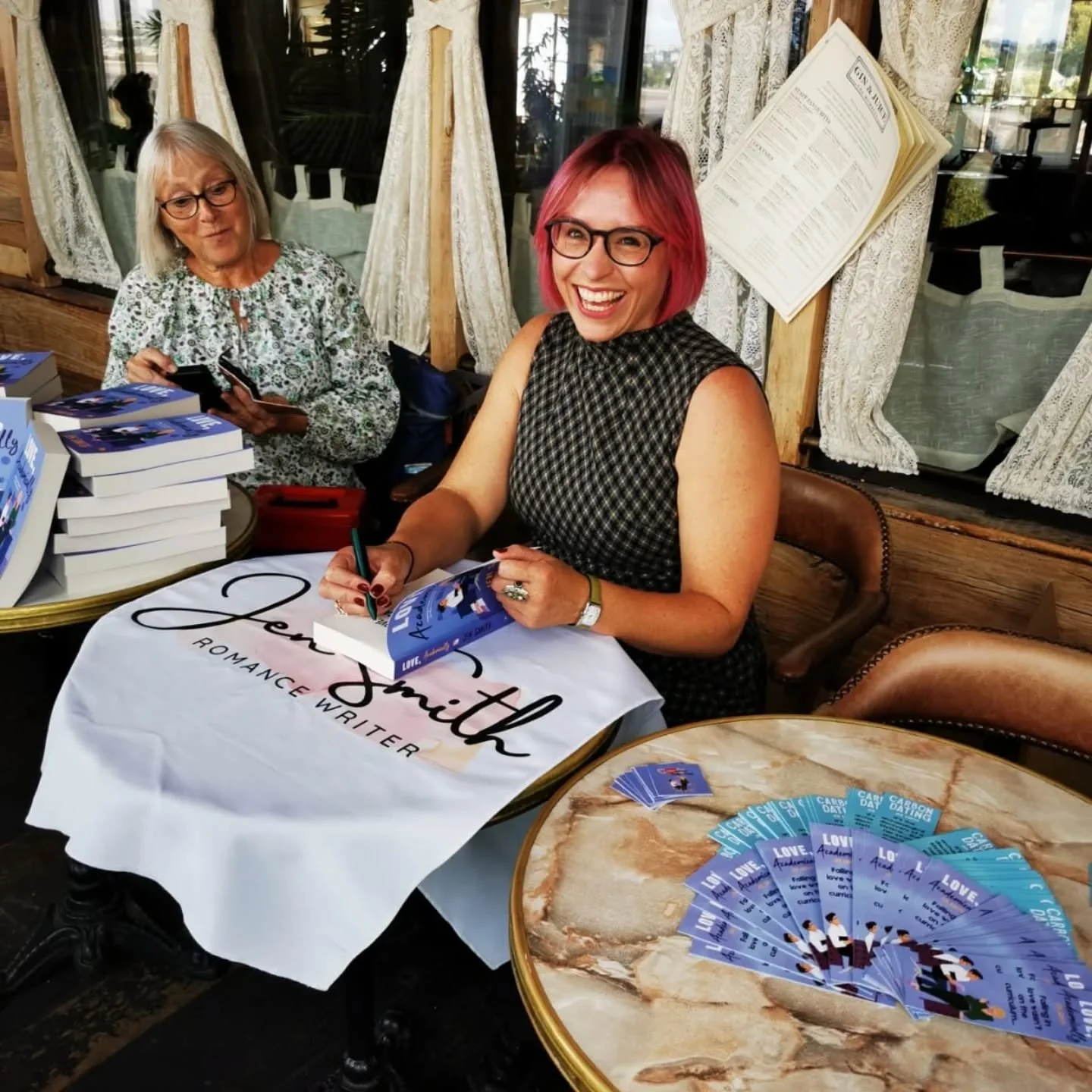Super fun time on @ginandjuicemumbles for my Swansea launch of Love, Academically! Thank you so much to everyone who came - had an absolute ball!!

#BookLaunch #mumbles #loveacademically #bookstagram #RomanceBookstagram #BookTok #booksigning