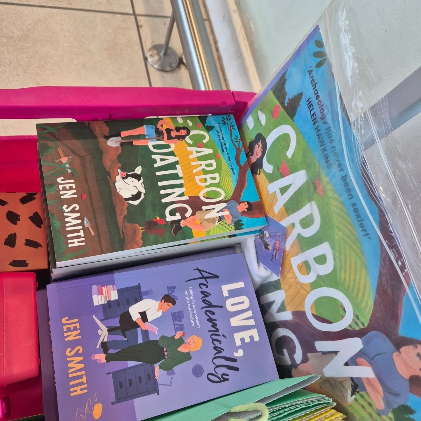 On my way to the Book Bazaar!! See you there! 

#bookevent #RomanceBookstagram #romancebookevent #romancereader #londonevent