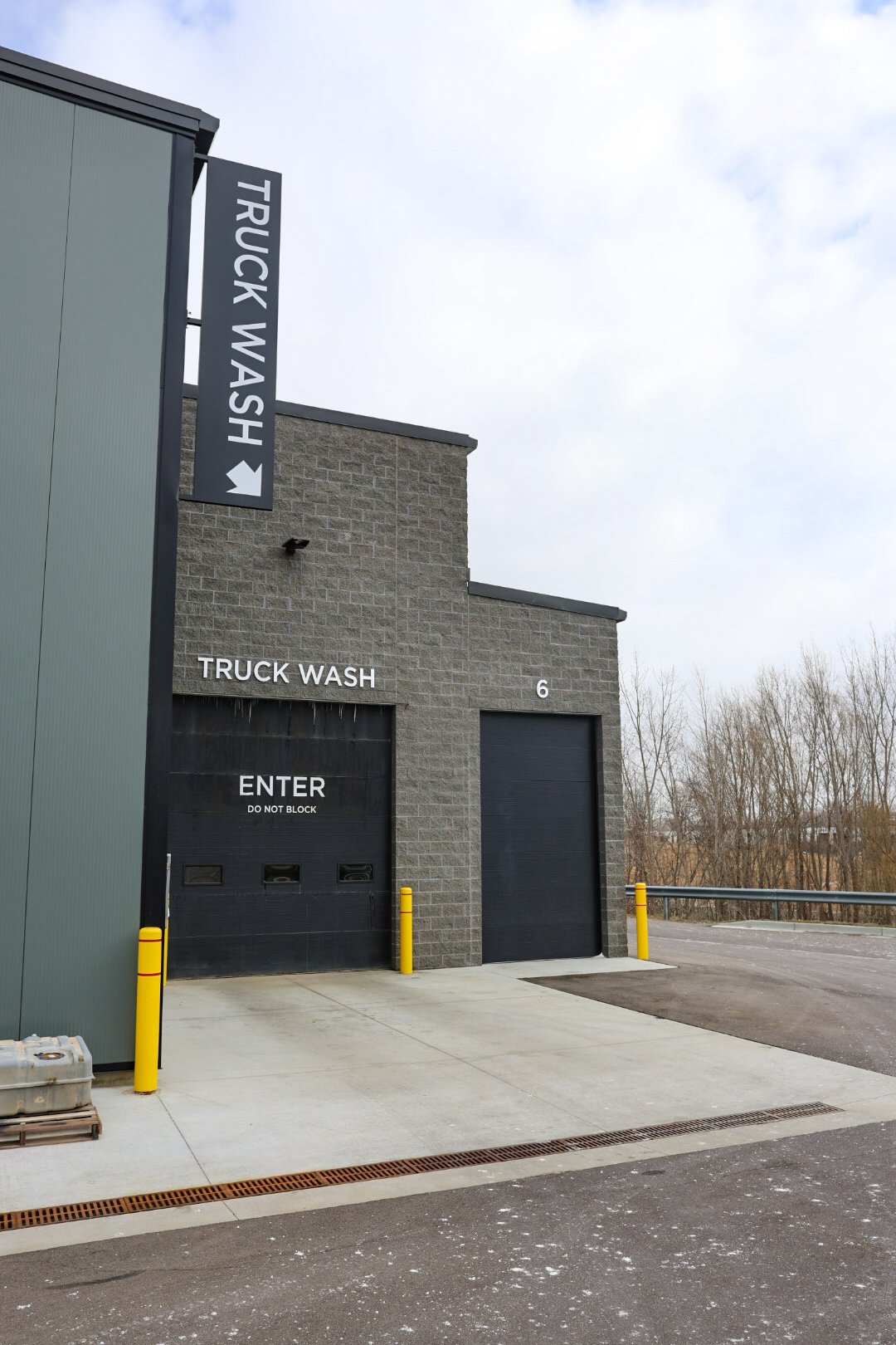 The entrance of the truck wash and tailer washout at Optimus Group. Truck wash, trailer washout, diesel repair, propane autogas, fleet maintenance, Walker MI