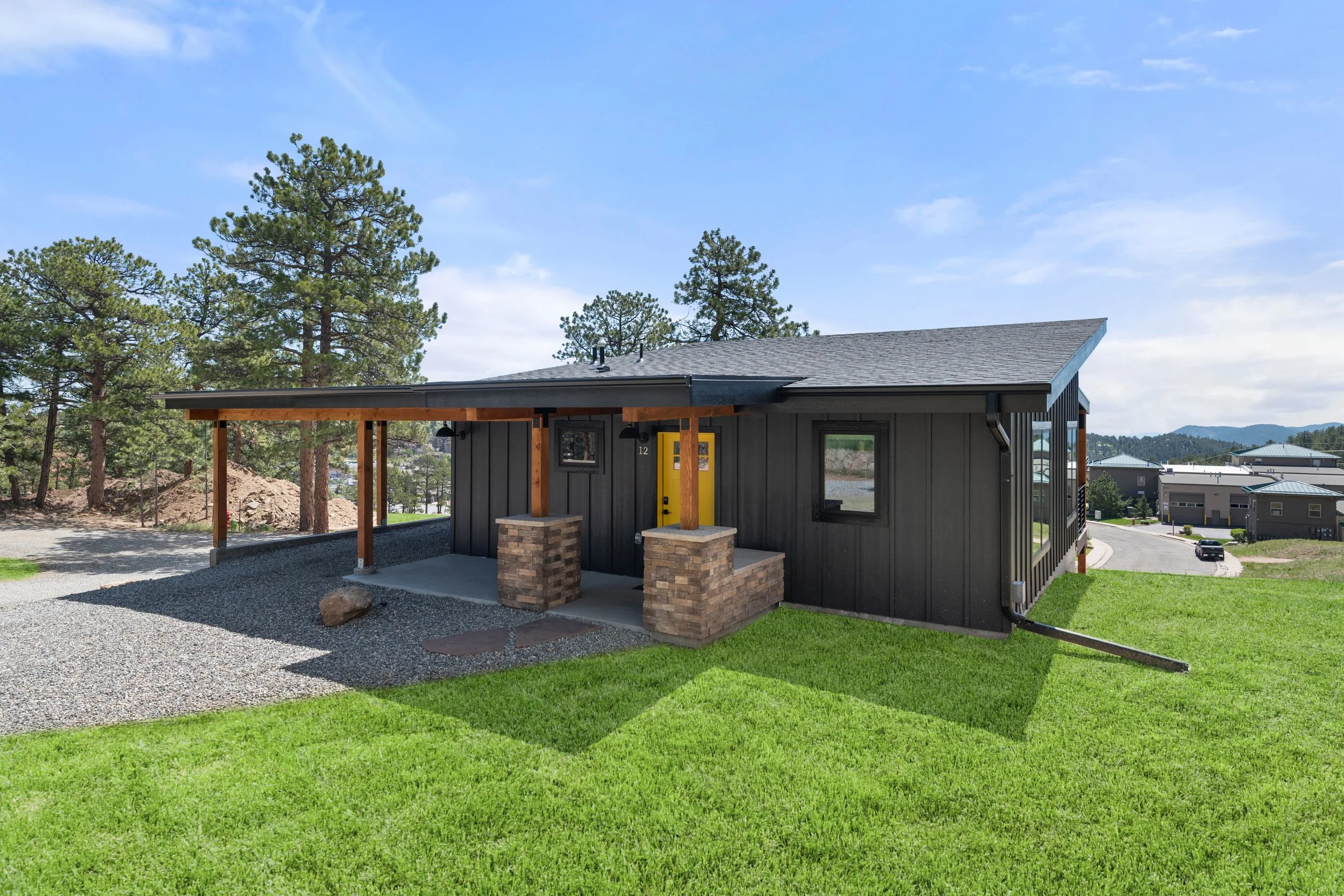 ExteriorsGrass-3201.jpg