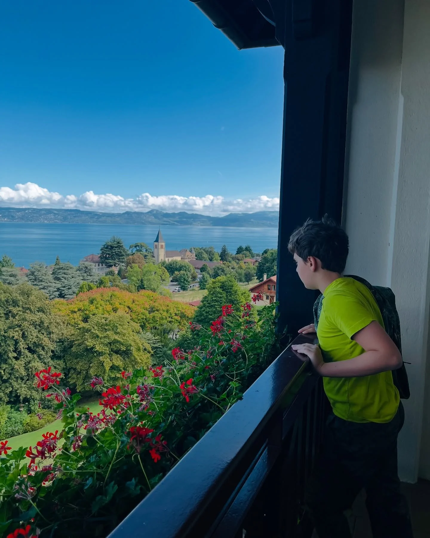 Yes, I know&hellip; it&rsquo;s Saturday. But who says Fridays get to have all the fun? We may have missed yesterday, but Checked In, Checked Out waits for no one 🏨✨

This is my weekly(ish) series where I share a hotel I&rsquo;ve stayed in&mdash;what