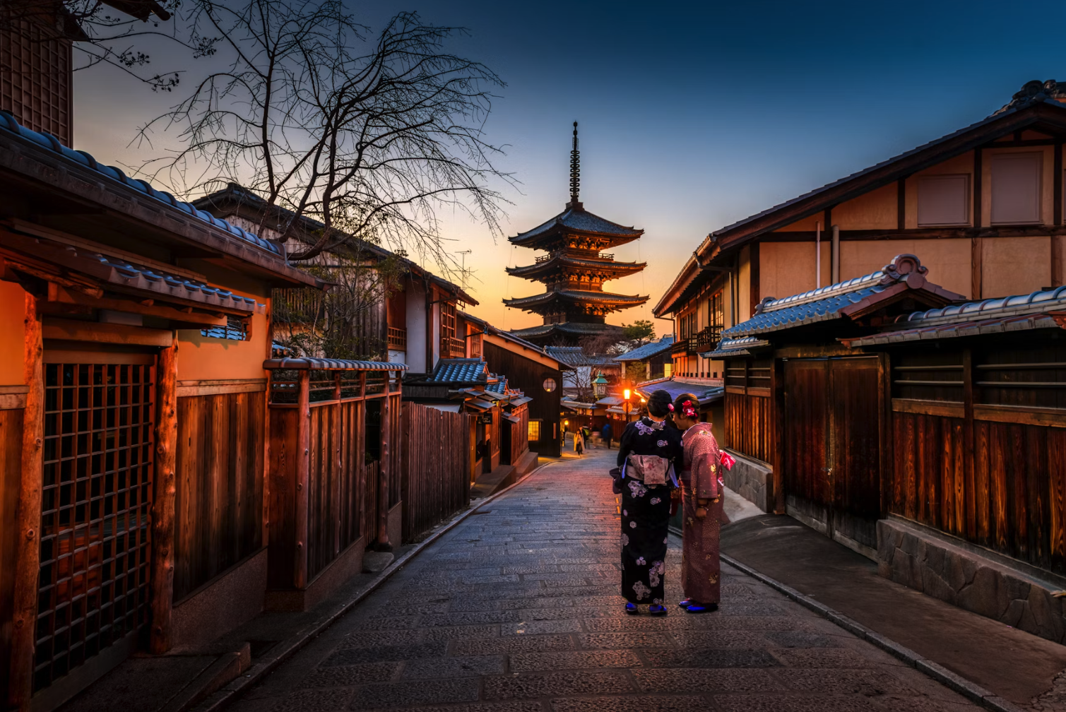 Yasaka Pagoda in twilight time at alley of Japanese old town, Higashiyama
