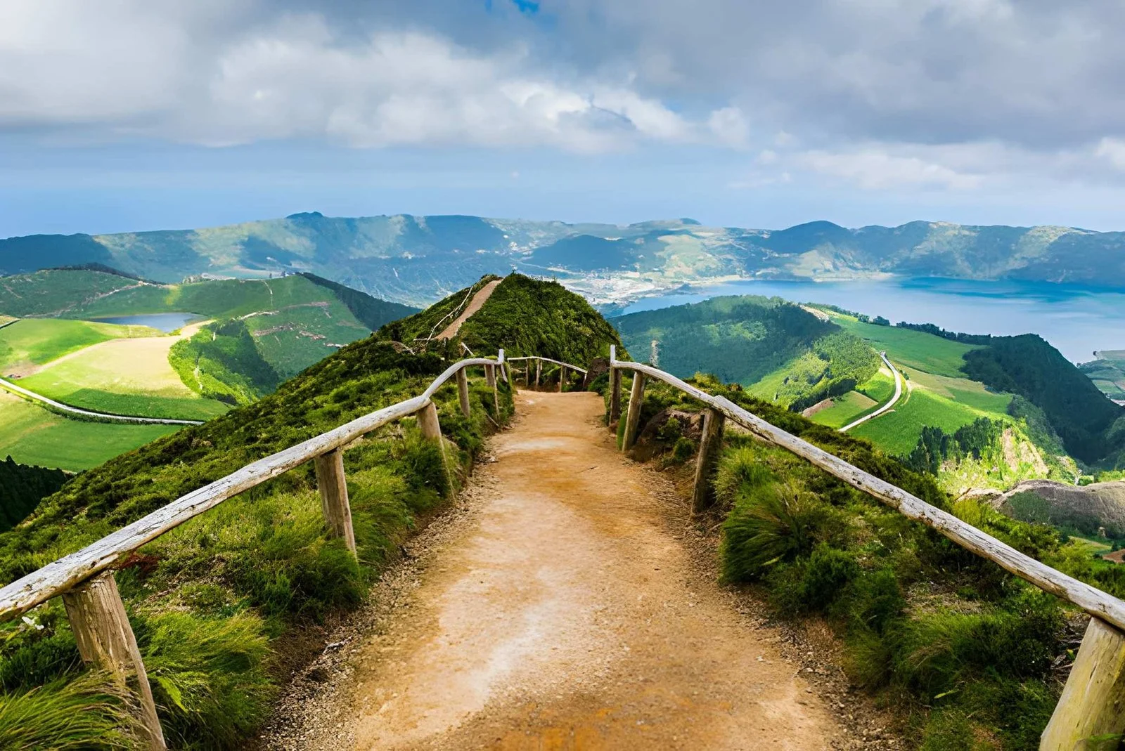 Miradouro da Boca do Inferno overlooking the Sete Cidades caldera and lakes on São Miguel Island, Azores.