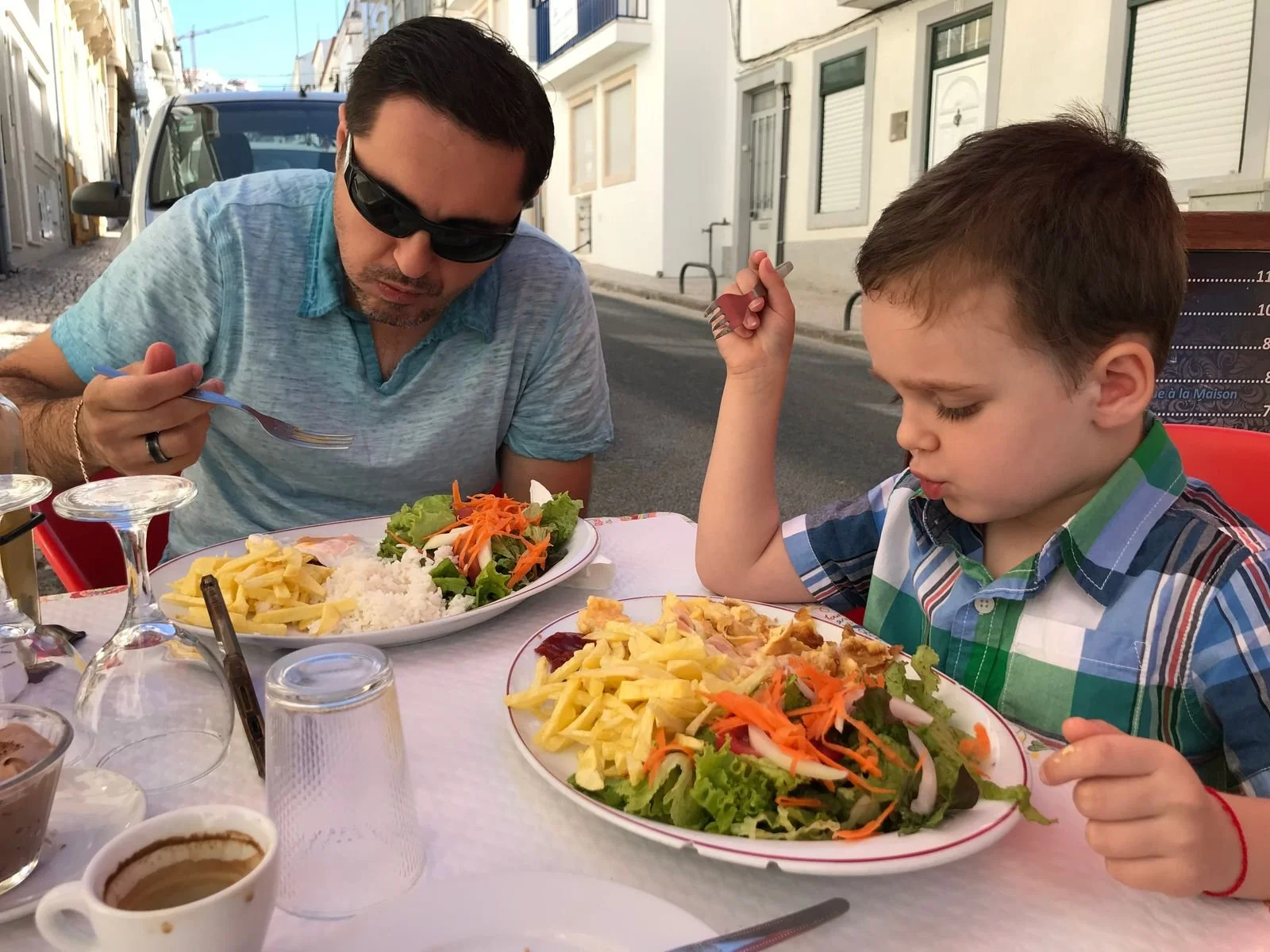 Family-friendly restaurant in Lisbon, Portugal, offering a relaxed dining experience.
