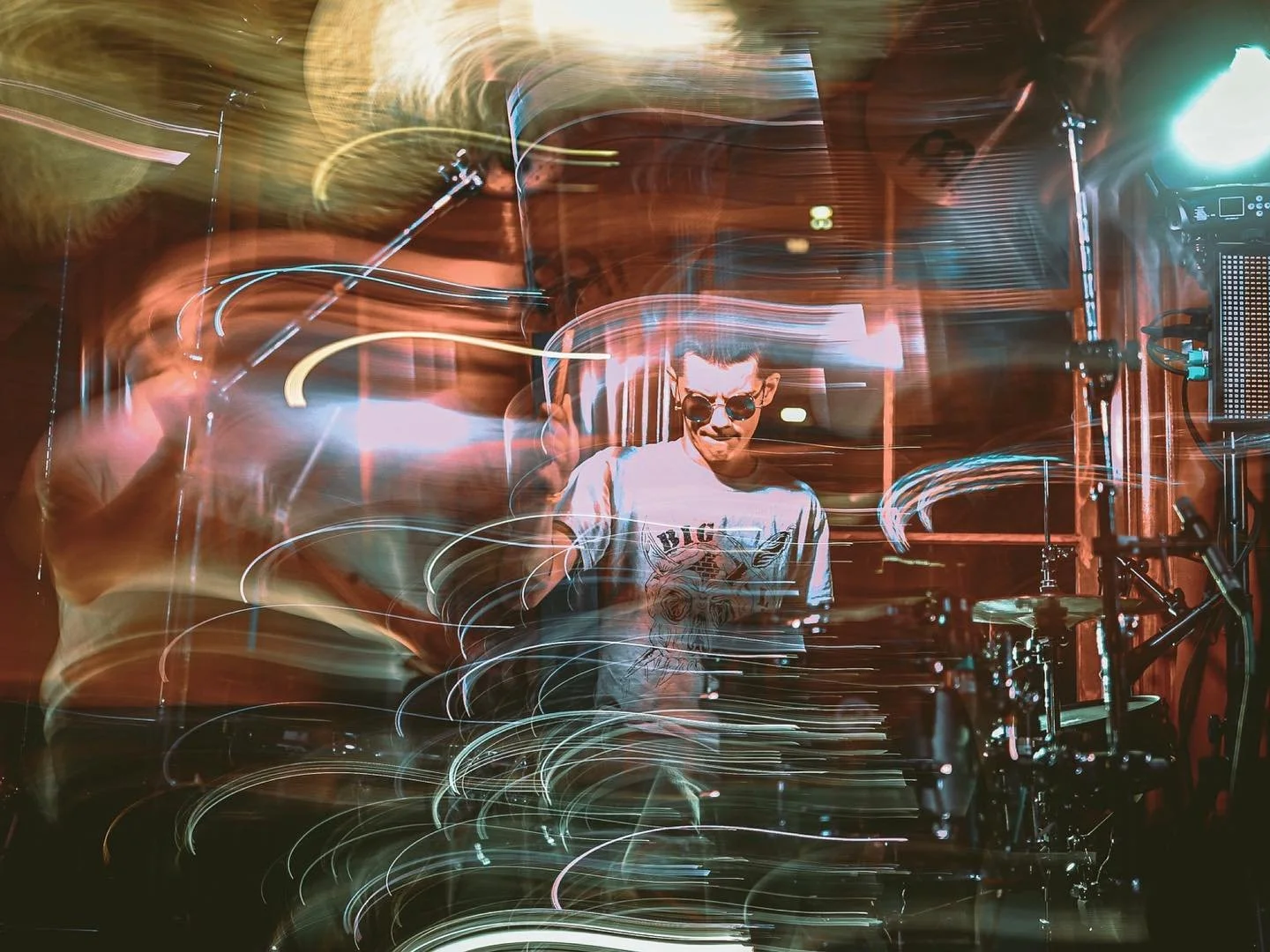 3/30 HOMECOMING @philamoca 
SATURDAY NIGHT // Doors @ 7:30 
**Tickets in bio **
&bull;
DON&rsquo;T MISS THIS ✨
Kicking it with @werefromantarctica @lazyacres.phl @hlagband 

📸❤️&zwj;🔥 @sofiasav.jpg 

#phillymusic #phillymusicscene #philly
#springbr
