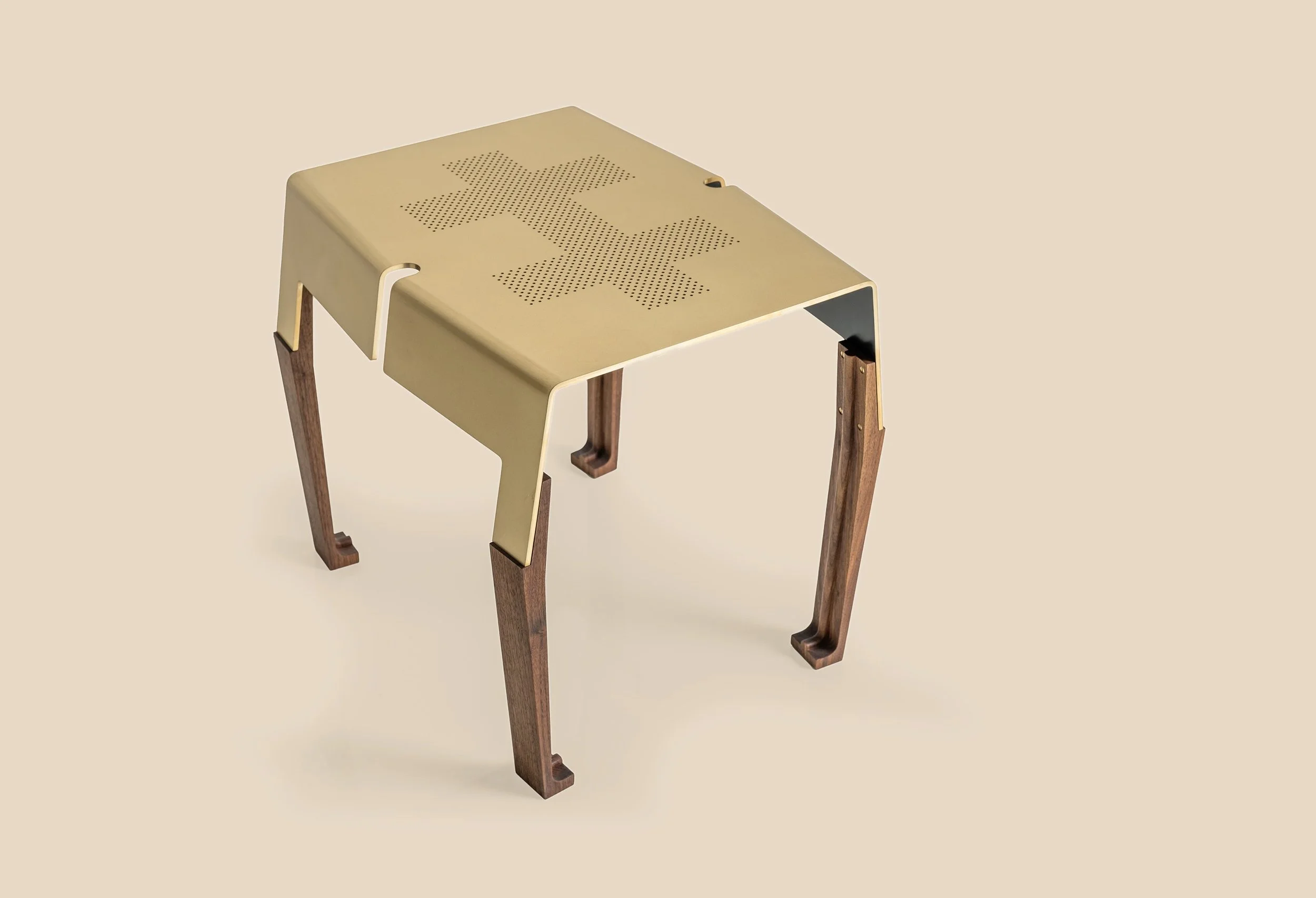 tomasso_side_table_3_muslin.jpg