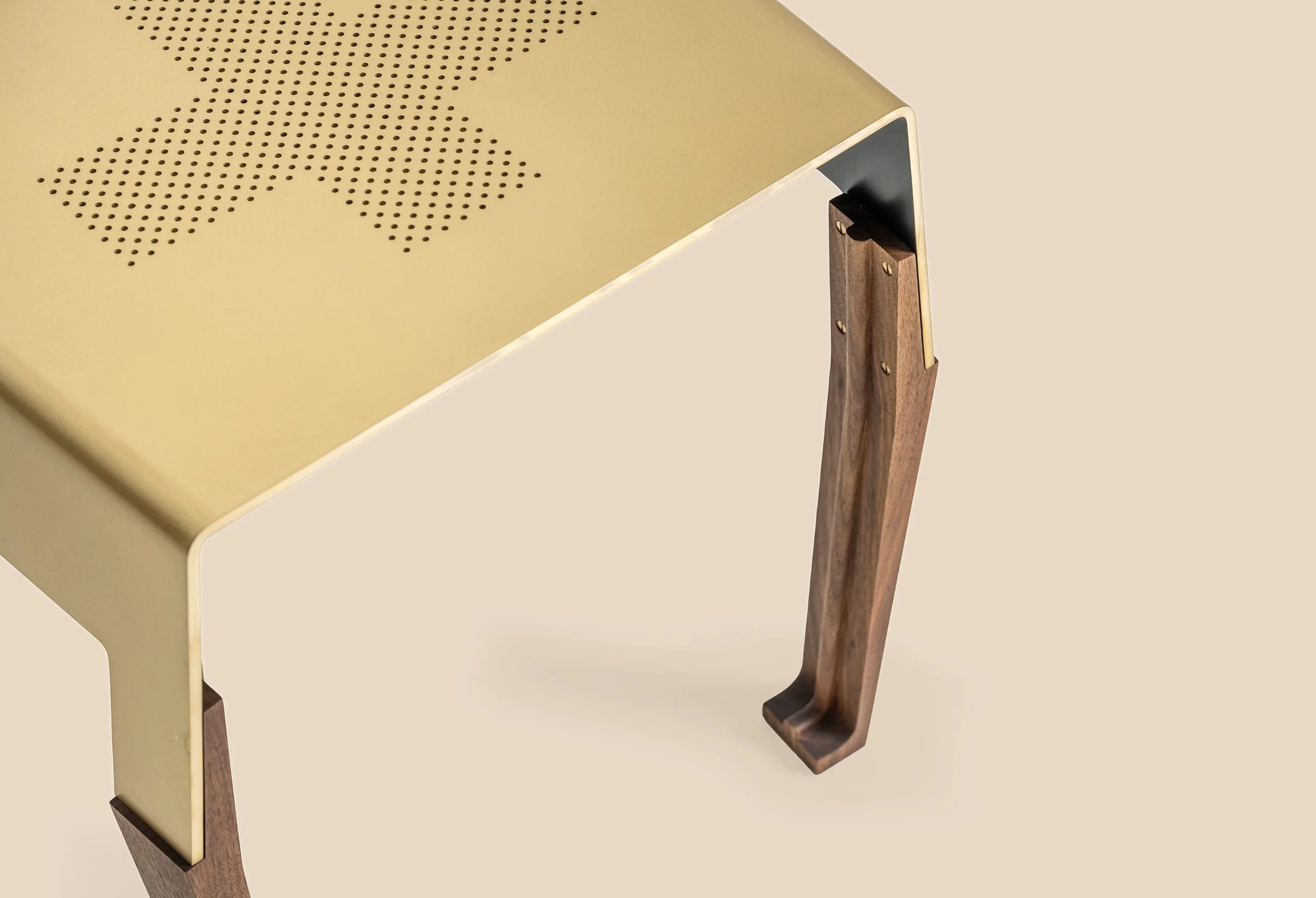 tomasso_side_table_4_muslin.jpg