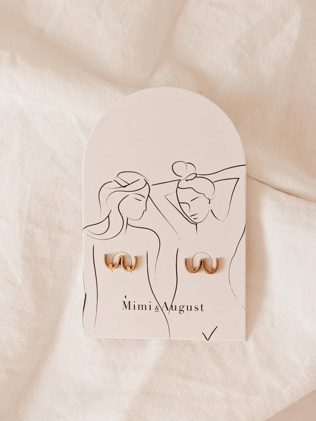 Boobs&Earrings3.jpg