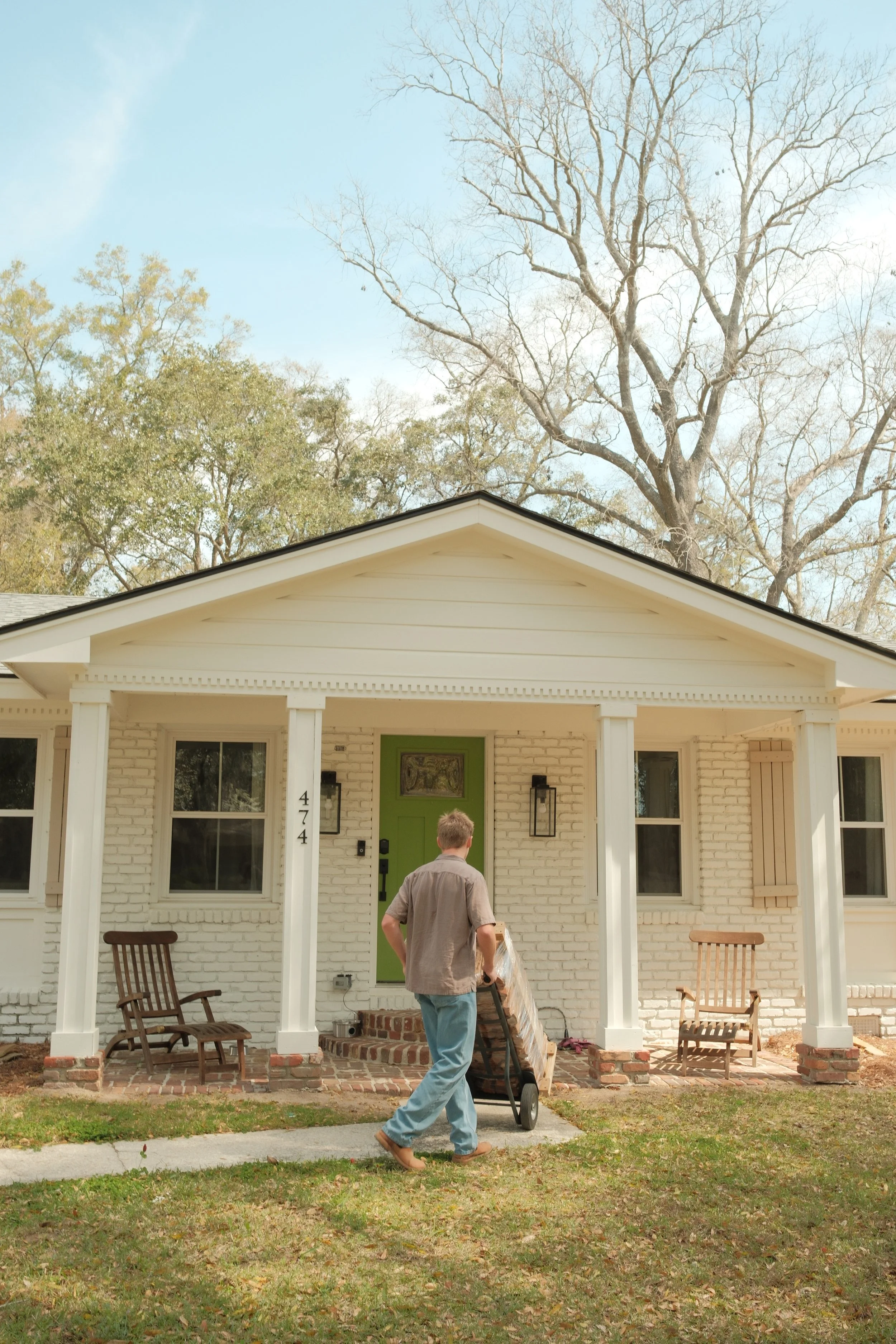 Best Wood for Smoking Meat in the South: A Guide for SC Lowcountry Pitmasters