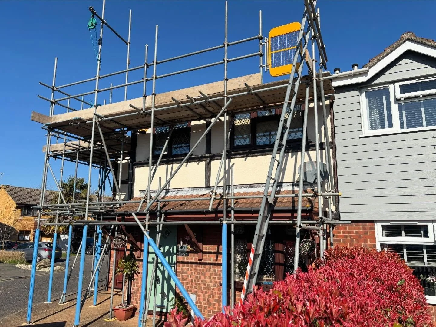Nice tidy job erected by the Aston Team for a solar panel installation.
It&rsquo;s what we do 🫡
.
.
.
.
.
#solar #installation #roofing #work #scaffolding