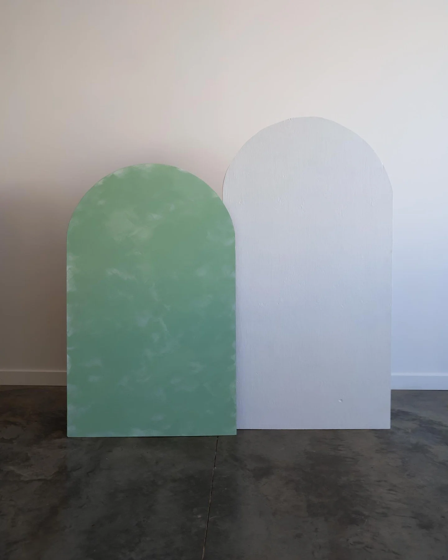 Most rented items for summer events ✨
ㅤ
&bull; The Classic Arch - Medium + The Classic Arch - Large
&bull; The Minimal Arch Mirror
&bull; The Hudson Bar
&bull; Sage Gauze Table Runner
&bull; Crystal Bud Vases
ㅤ
Our favourites go quickly this time of 