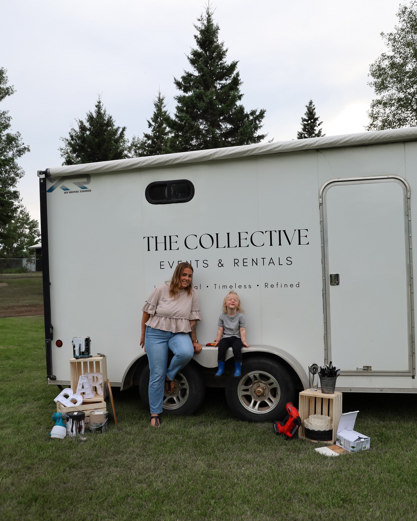 The campaign shoot: ✨🤎🥂
The campaign shoot behind the scenes: whatever this is, and I wouldn't have it any other way.
ㅤ
#thecollectiveevents #eventplanner #weddingplanning #partydesign #rentals