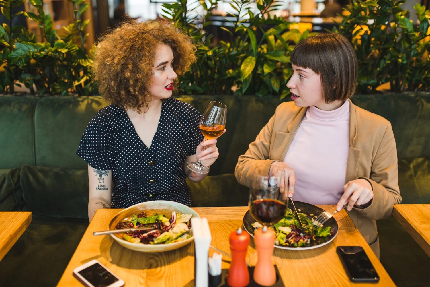 Inside a Farm-to-Table Dinner in New York: Coffee, Cocktails, and Cozy Charm