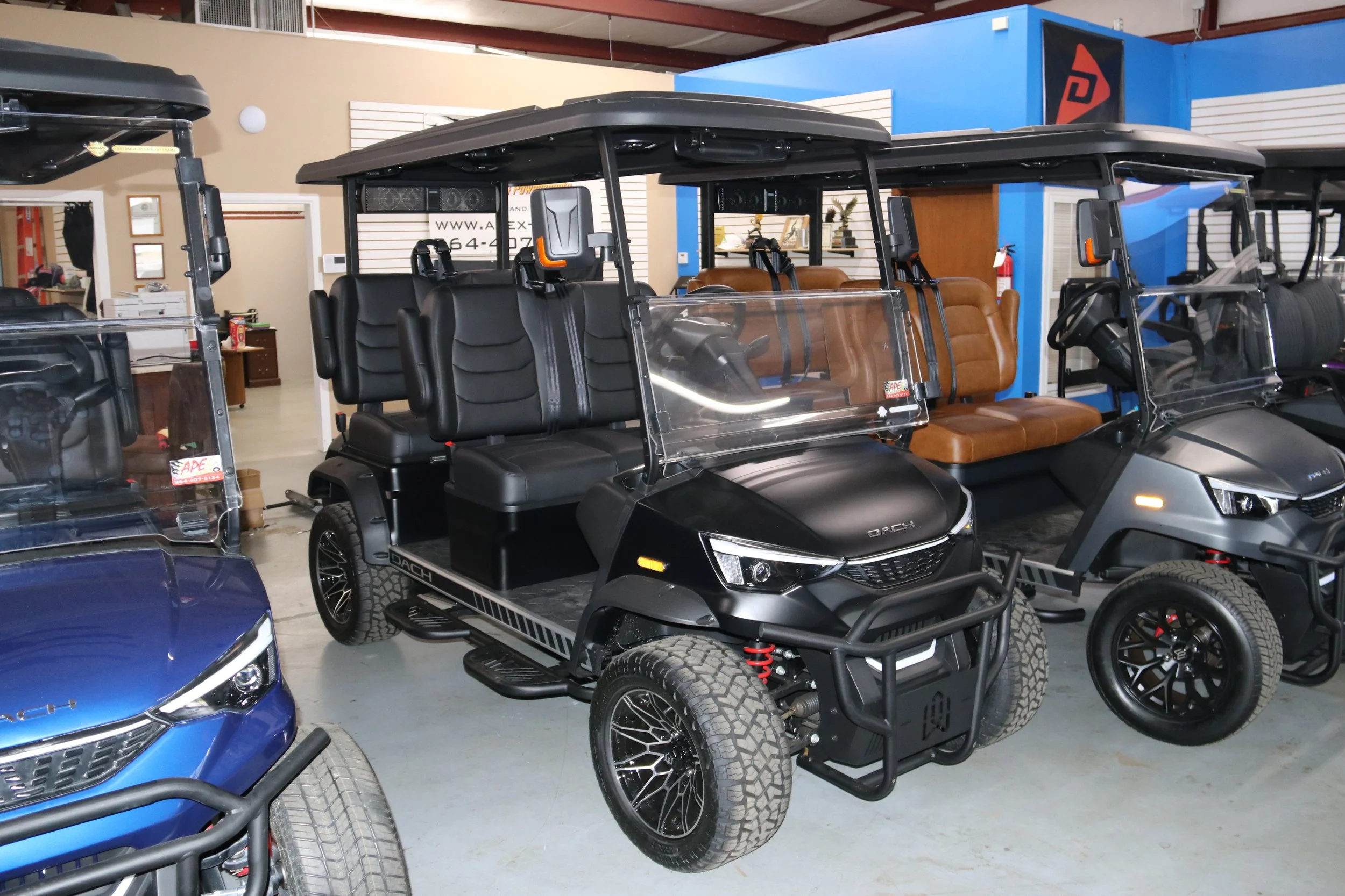 DACH-Apollo-Gen-I-Matte-Black-with-Black-Seats