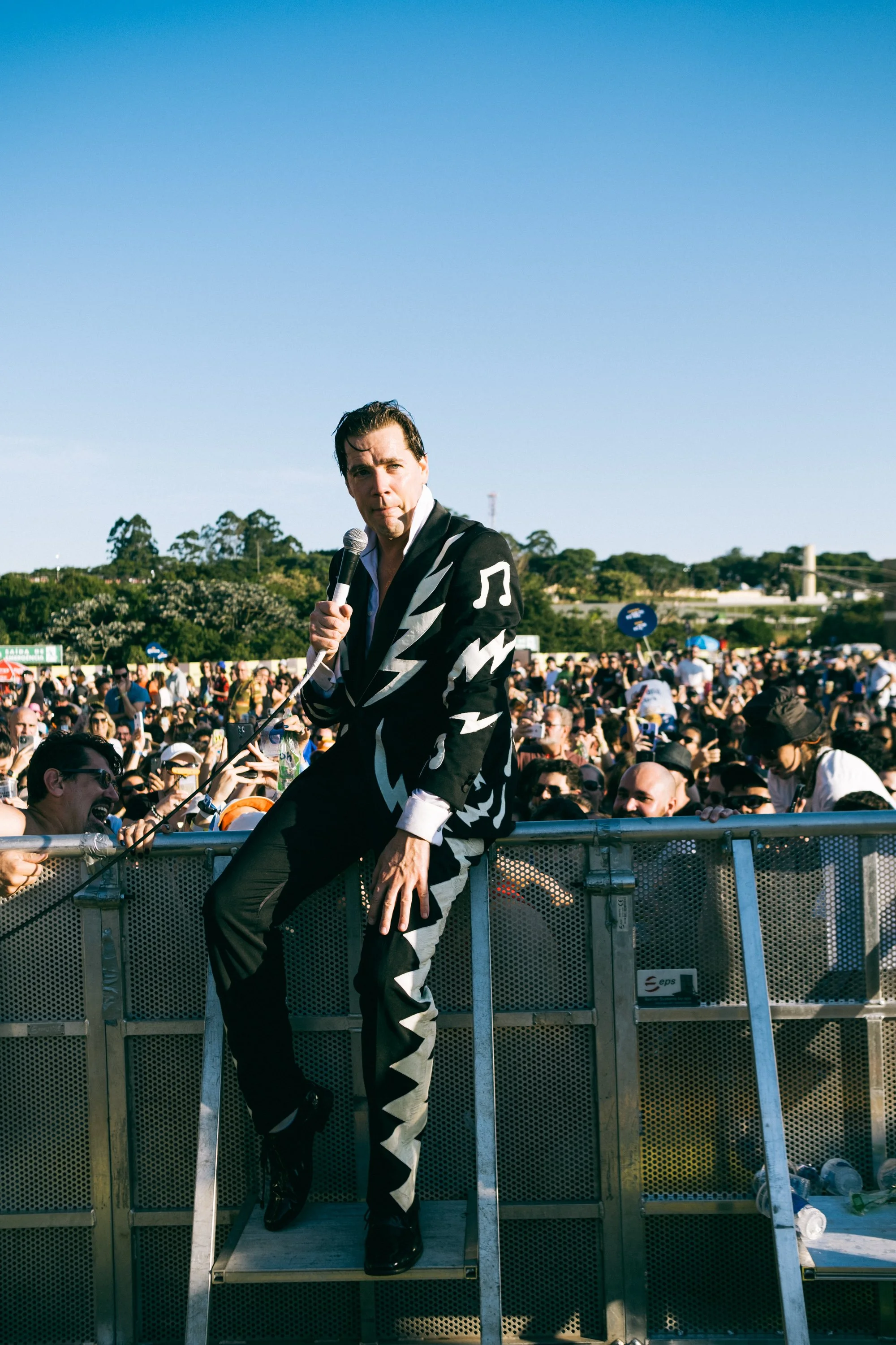 The-Hives-Maya-Melchers-95.jpg