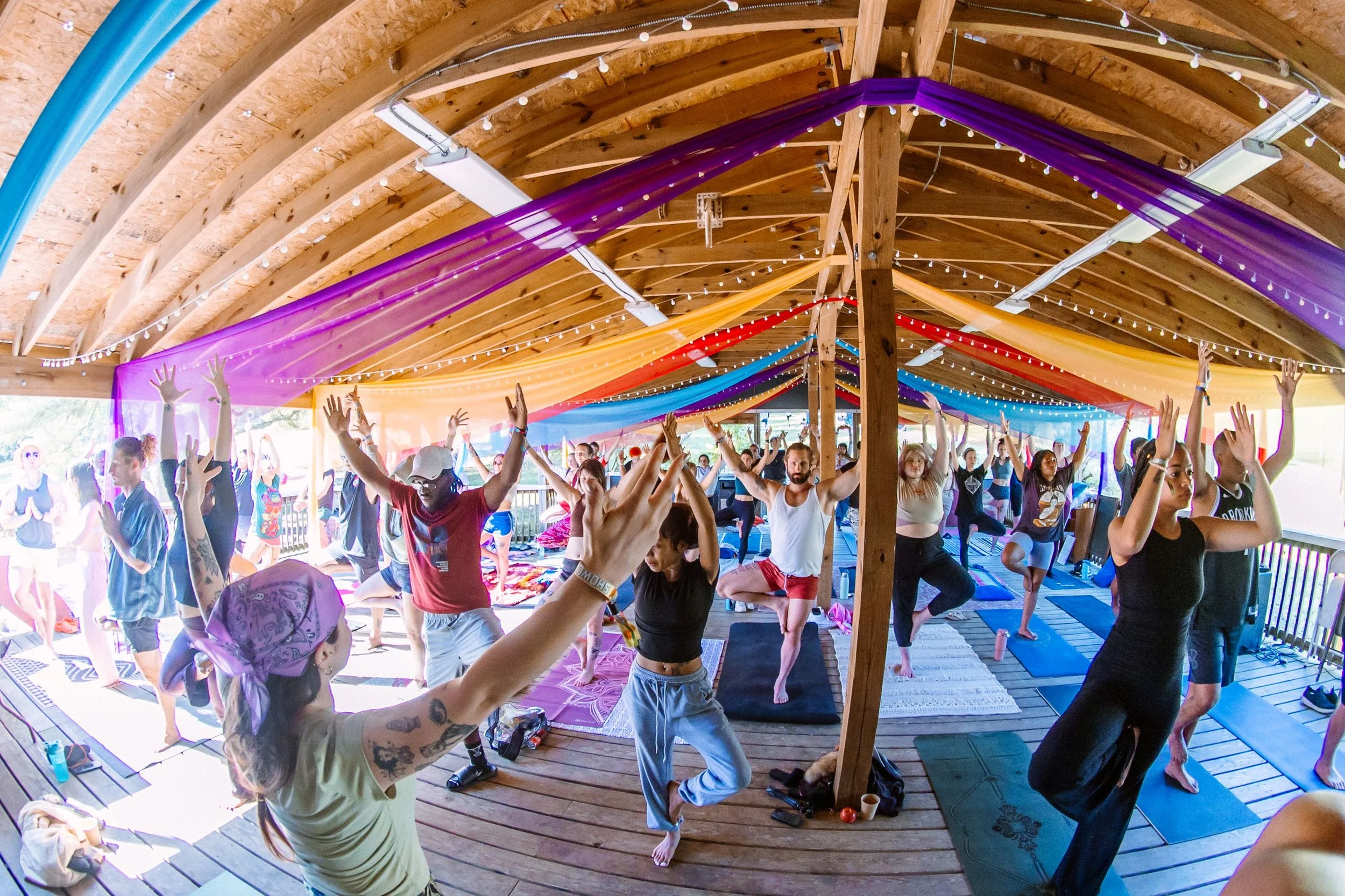 Showcation26_Zoo_Saturday_Front Porch_Activity_Yoga_01.jpg