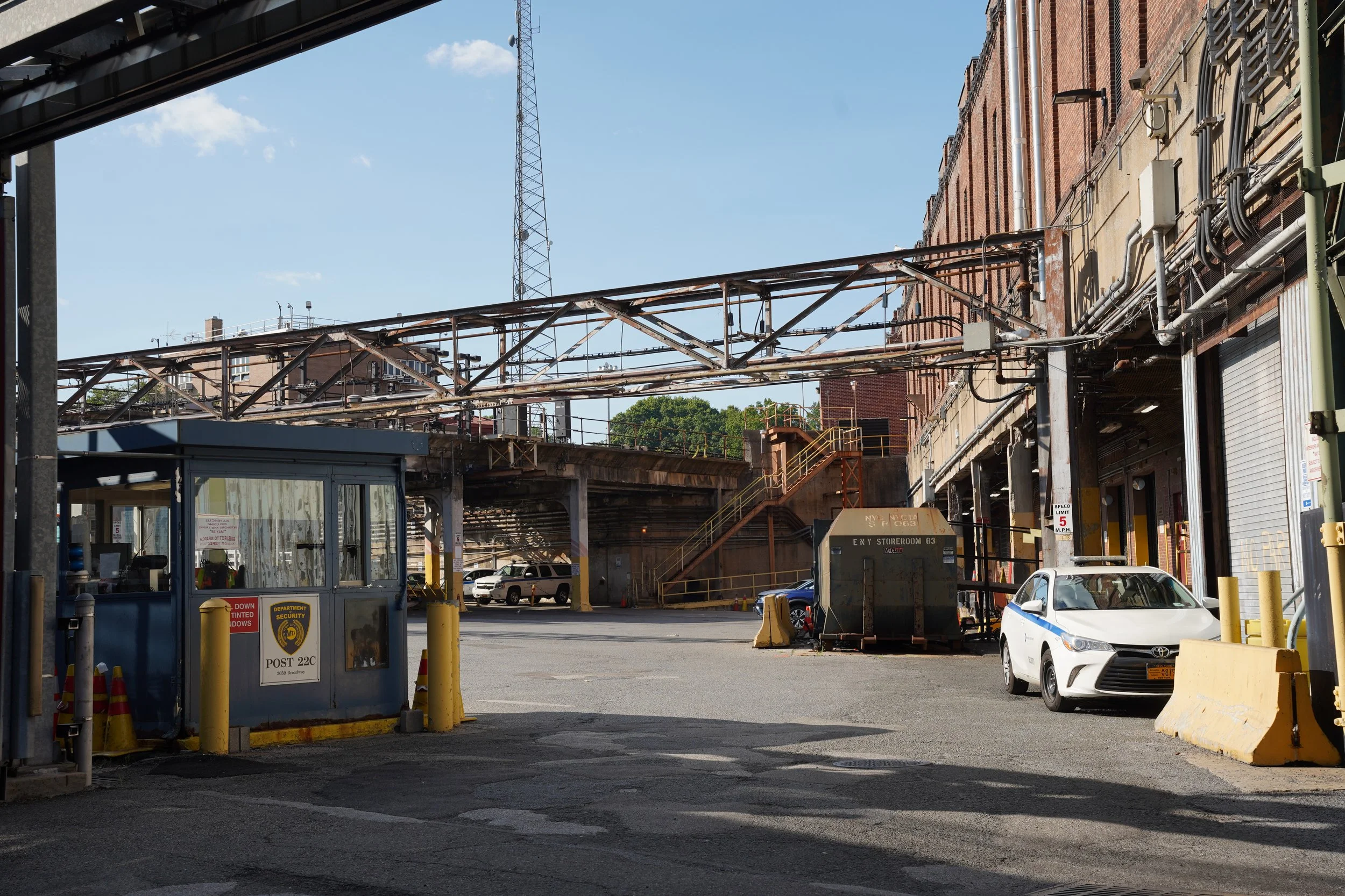 Alabama Avenue (J, Z)