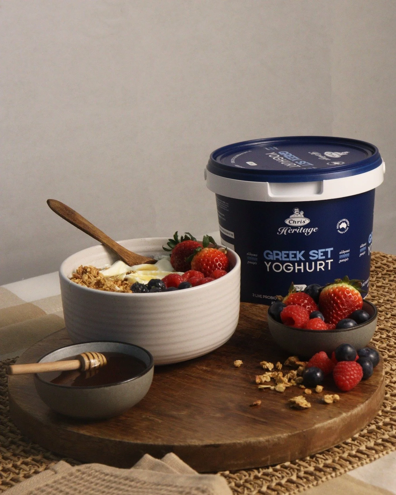 Perfect yoghurt bowls begin with Chris' Greek Set Yoghurt. Deliciously think and creamy! Find your yoghurt at your local Woolworths near you today! 💙
 #ChrisDips #greeksetyoghurt #yoghurt #breakfastbowl #chrisnevermisses